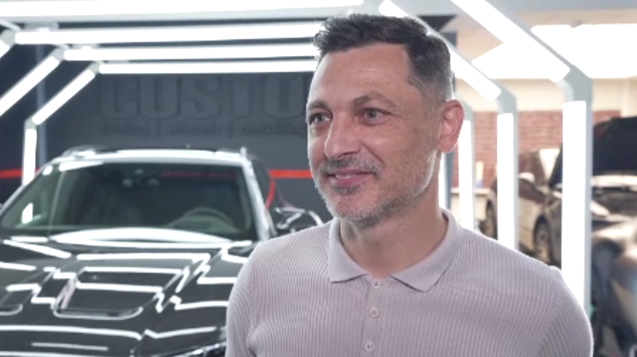 Mirel Rădoi și-a tunat bolidul de lux: vezi detalii la Jurnalul de Sport de la Știrile Pro TV, de la 20:00