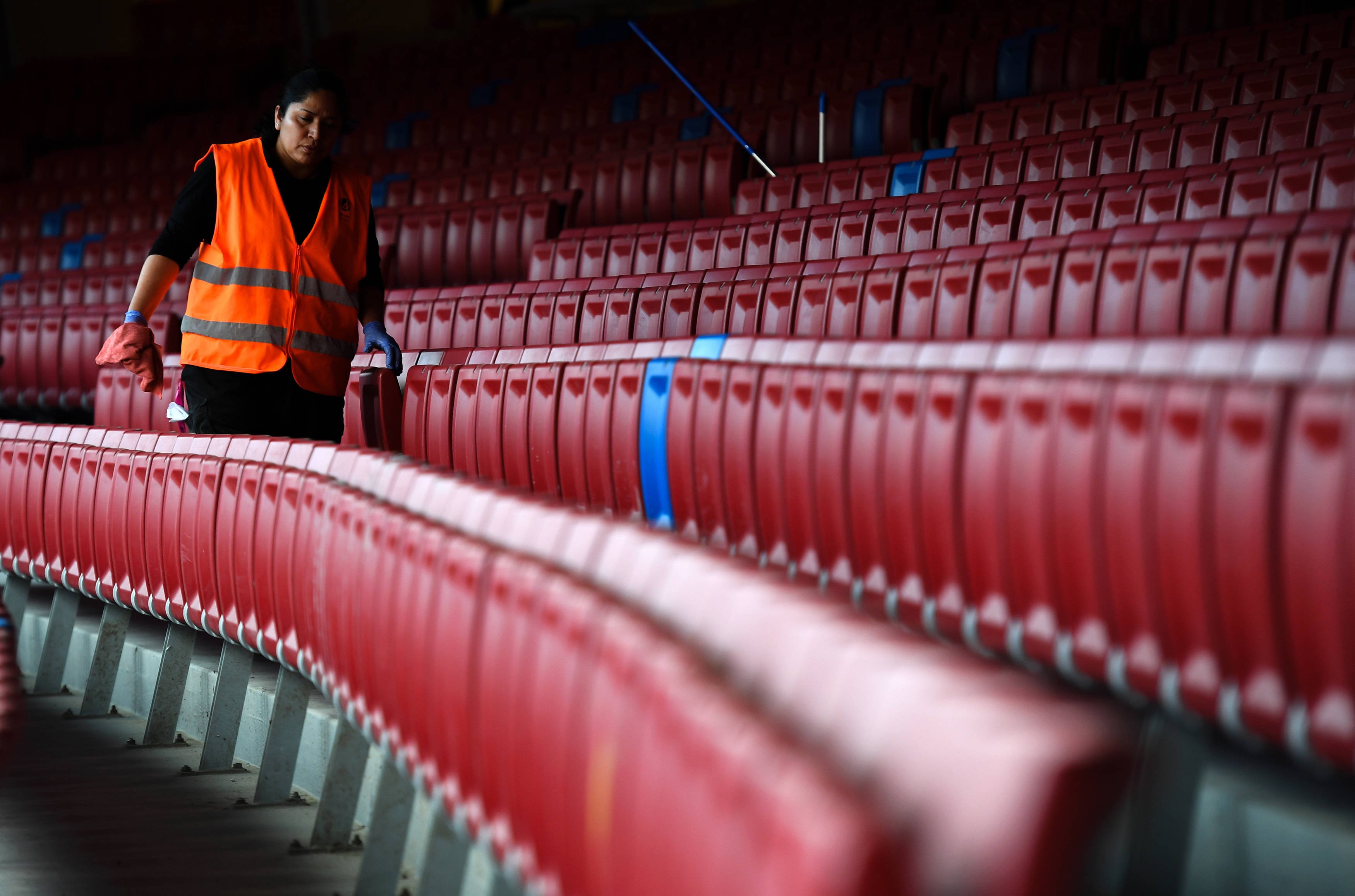 Două stadioane uriașe se bat pentru organizarea finalei Champions League din 2029