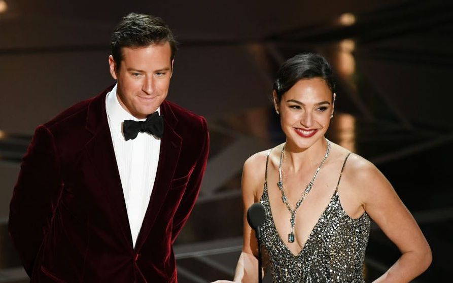 A fost acuzat de… canibalism și alungat de la Hollwood! Armie Hammer este acum de nerecunoscut