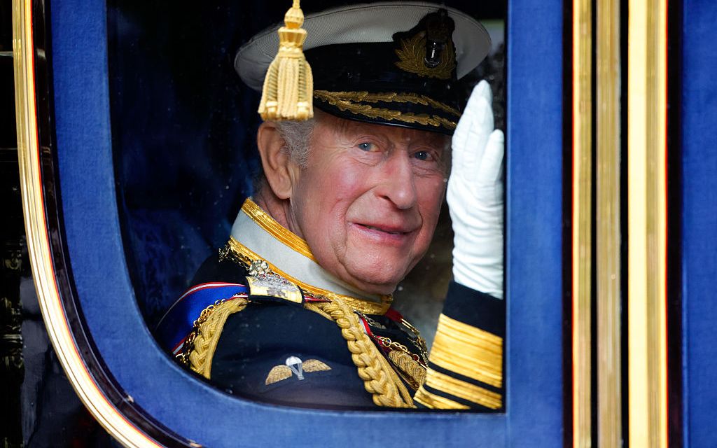 În Marea Britanie, sunt 35 de grade, dar Regele Charles nu are aer condiționat! Cum se menține răcoare în cele 775 camere ale Palatului Buckingham