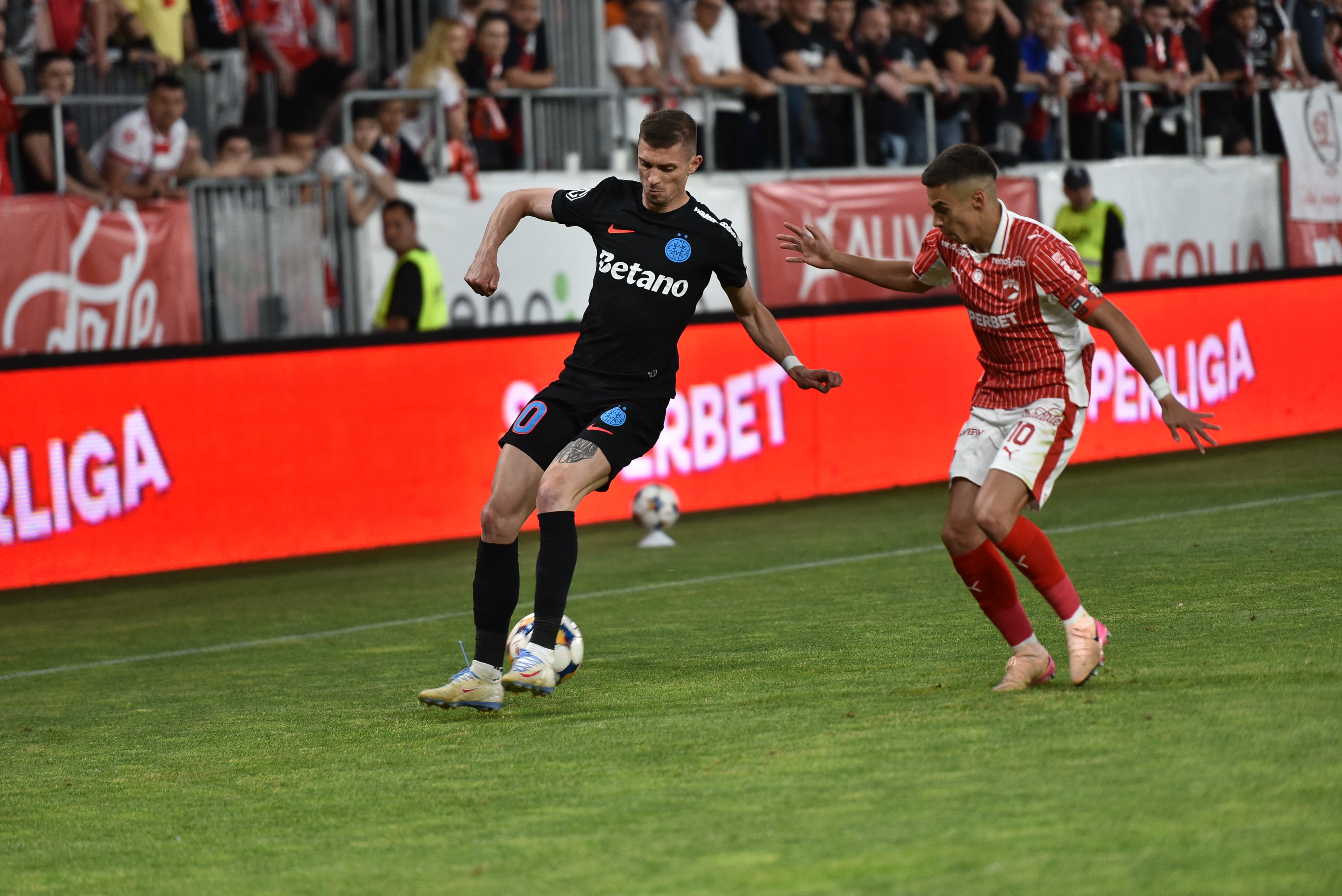 4 jucători de la FCSB și unul de la Dinamo, convocați de Gică Hagi! Cum arată acum lotul României