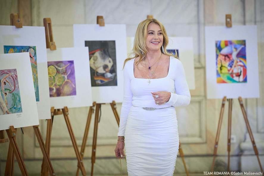 Nadia Comăneci, decorată cu Ordinul Naţional „Steaua României” în grad de Mare Cruce. Mesajul lui Nicușor Dan