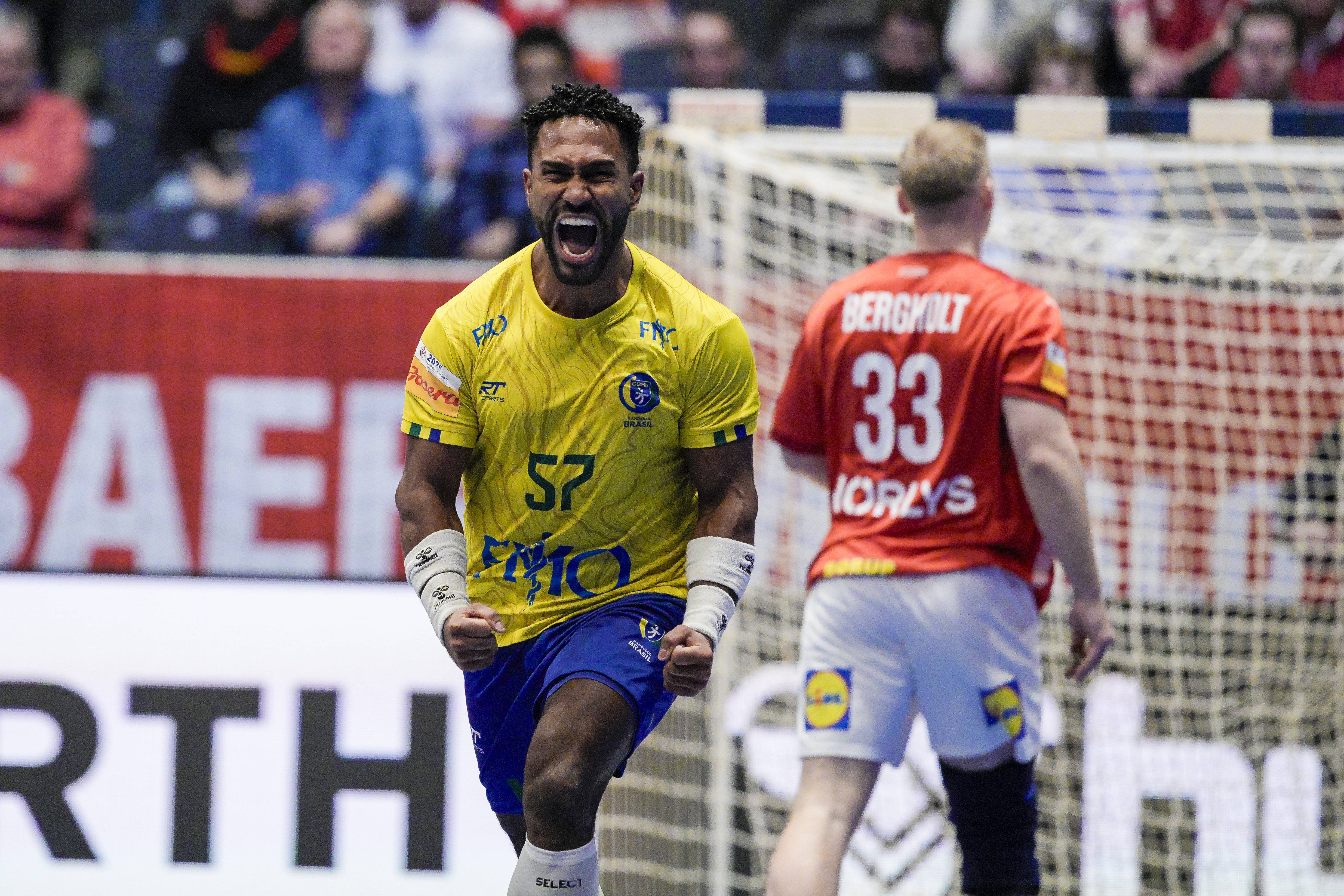 Dinamo l-a transferat pe brazilianul Vinicios, care a jucat la ultimul Mondial!