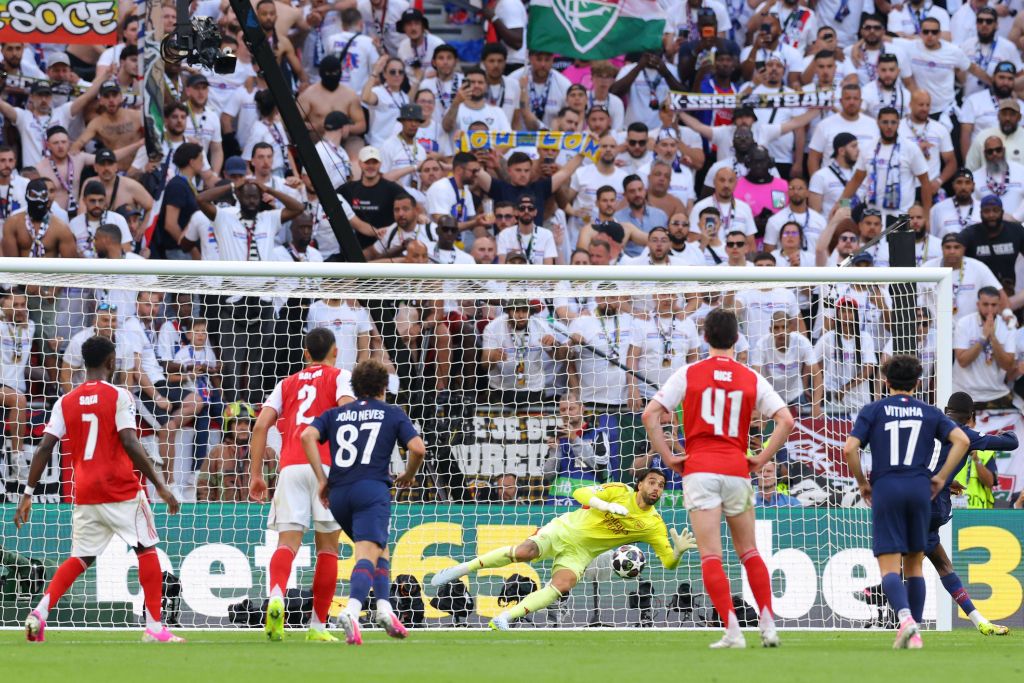 PSG câștigă finala Champions League după ce învinge pe Arsenal la penalty-uri PSG câștigă finala Champions League după ce învinge pe Arsenal la penalty-uri