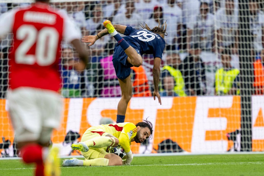 PSG câștigă finala Champions League după ce învinge pe Arsenal la penalty-uri PSG câștigă finala Champions League după ce învinge pe Arsenal la penalty-uri