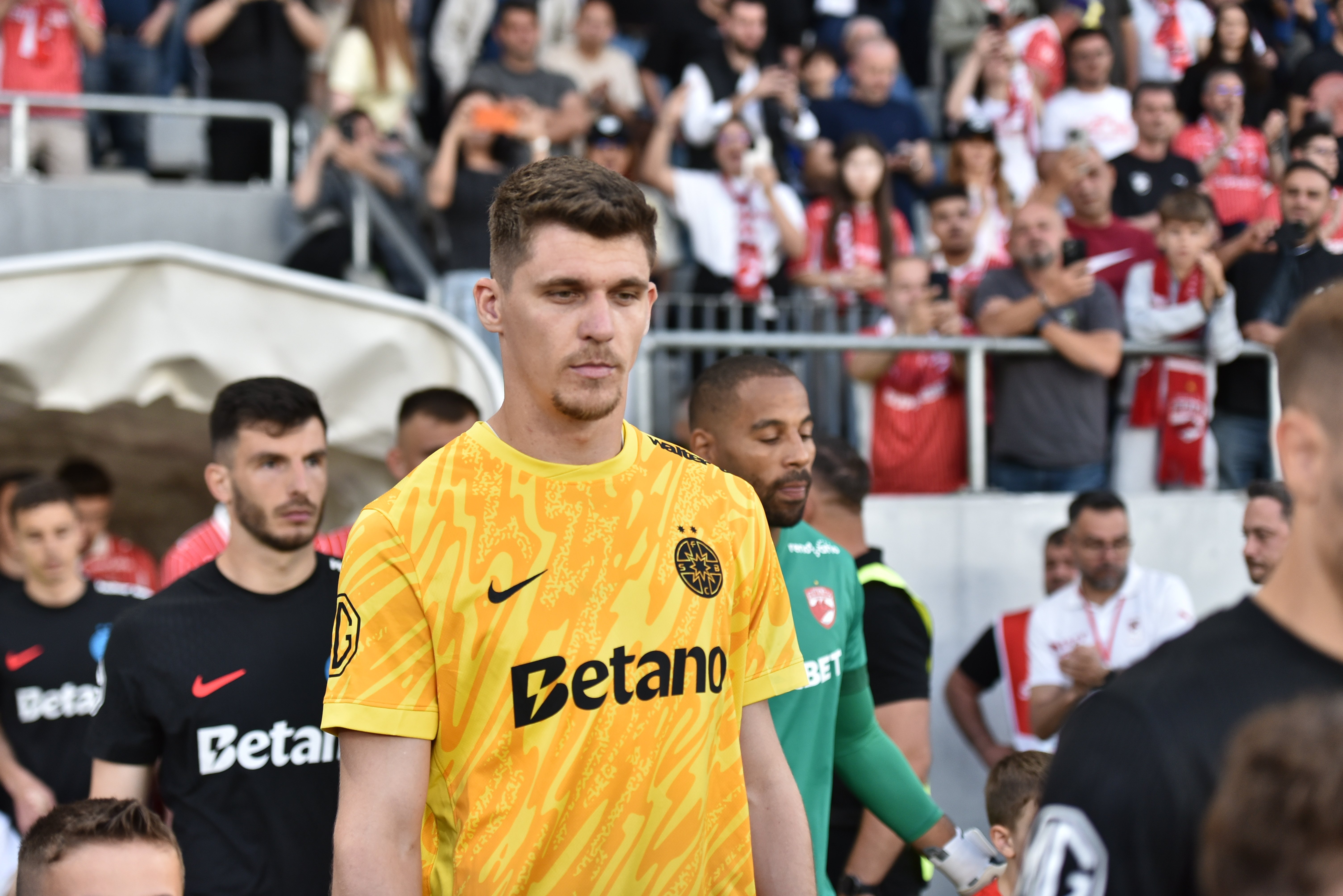 Răsturnare de situație pentru Ștefan Târnovanu! Ce urmează la FCSB din sezonul următor