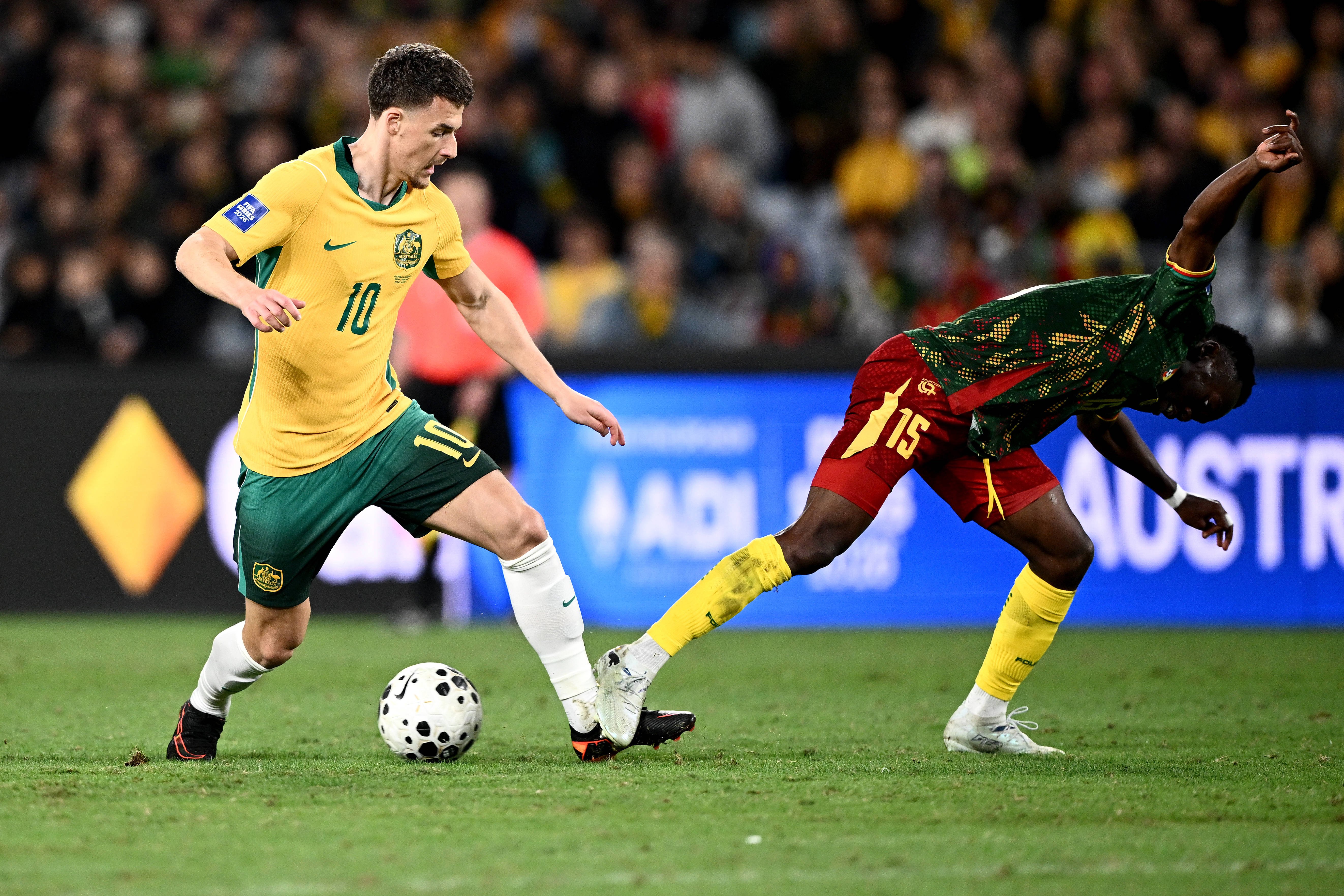Fotbalistul român calificat la Campionatul Mondial, protagonist într-un amical de gală pe Rose Bowl, cu 80.000 de spectatori!