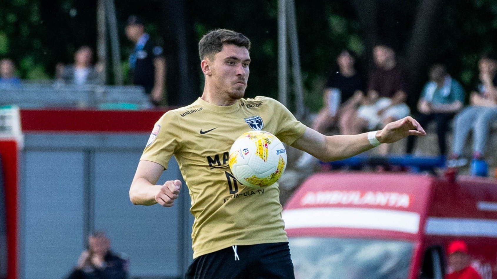 A promovat cu FC Voluntari, dar visează la FCSB: „Țin cu ei de mic!“