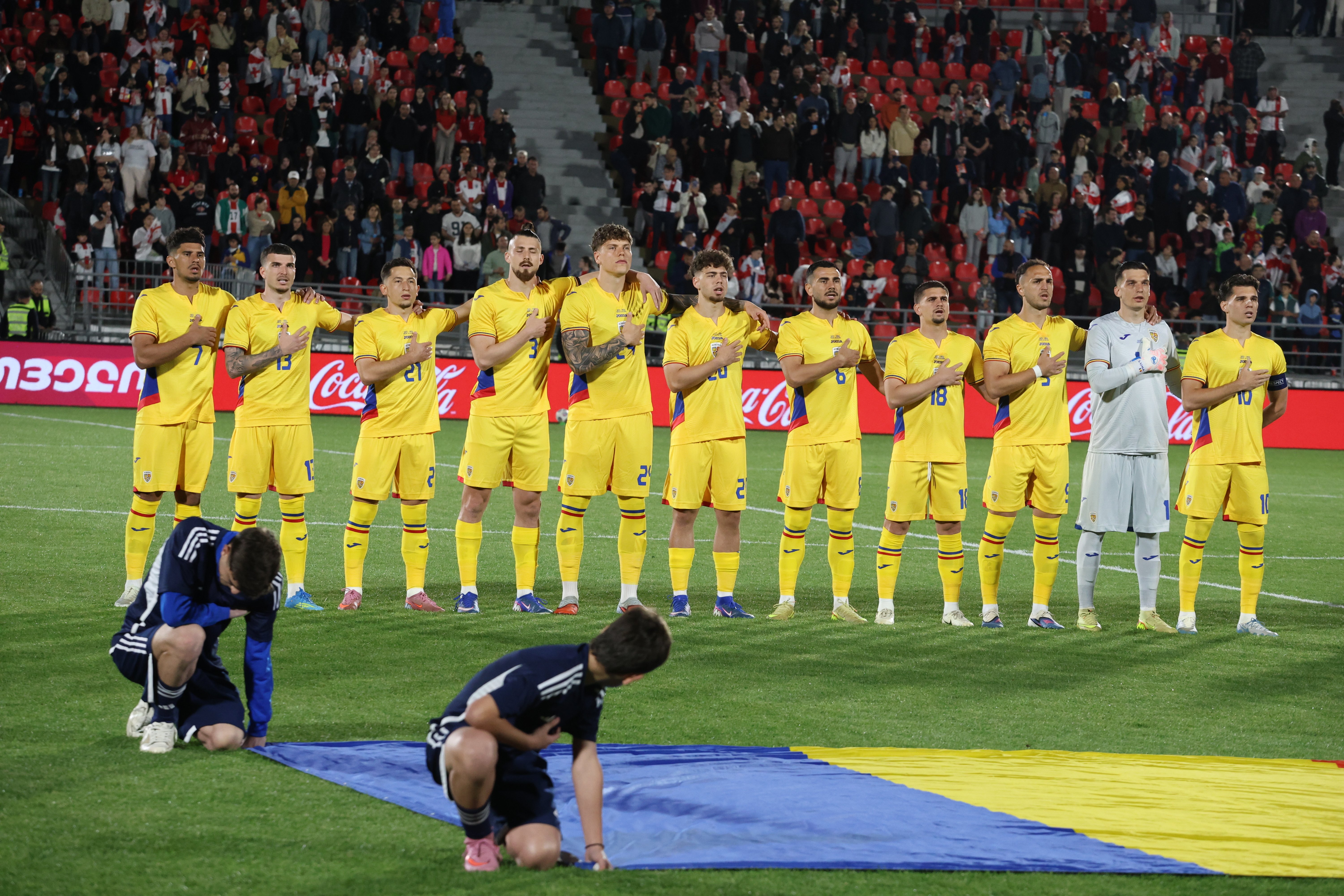 El este singurul „tricolor” care n-a cântat imnul României în amicalul cu Georgia