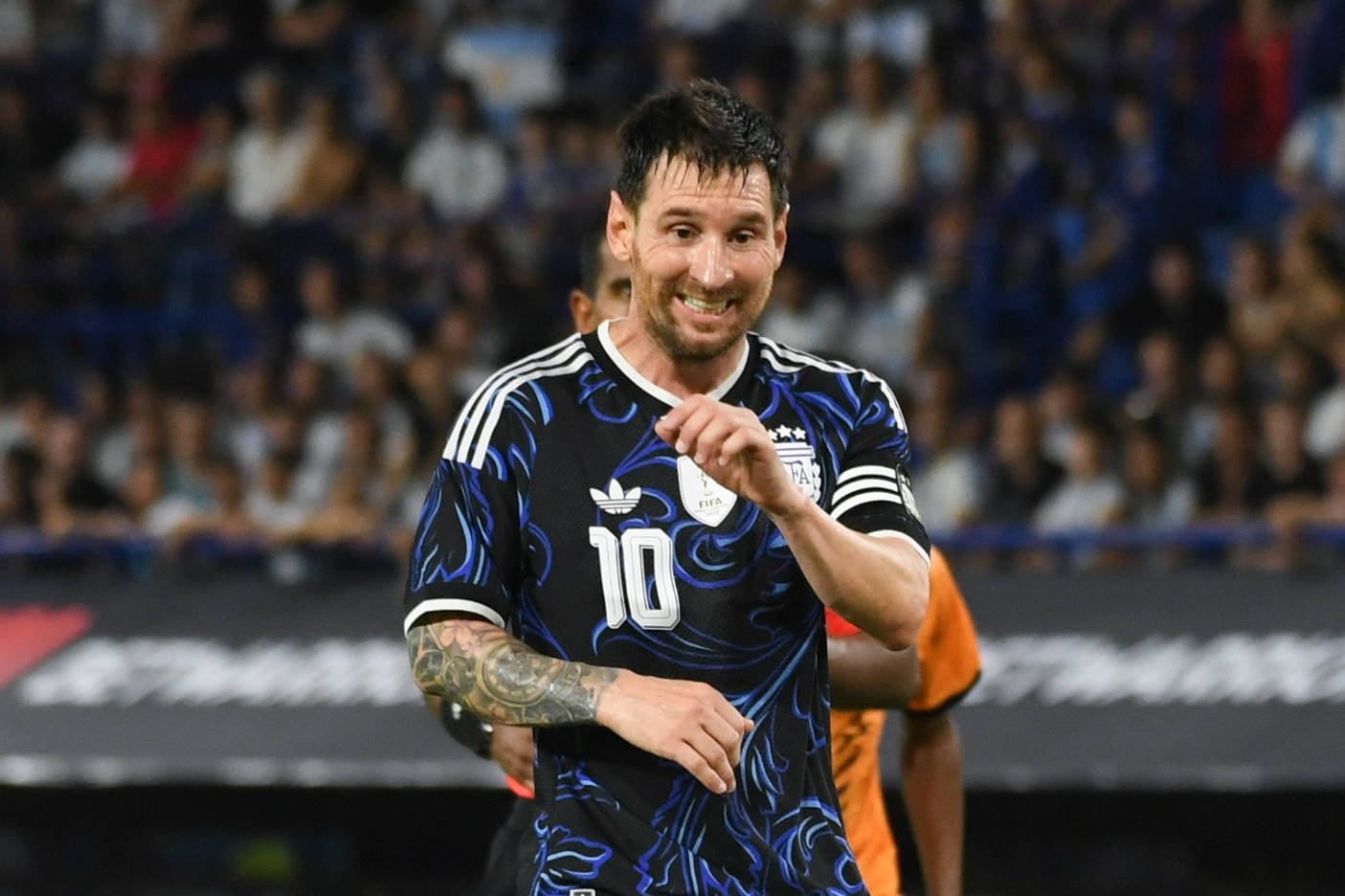 Câte sute de fotbaliști sunt debutanți la un Campionat Mondial