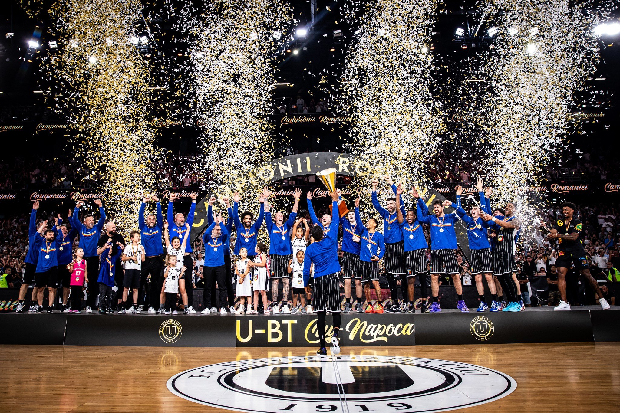 U-BT Cluj rescrie istoria baschetului românesc! A fost sărbătoare pe și în Someș