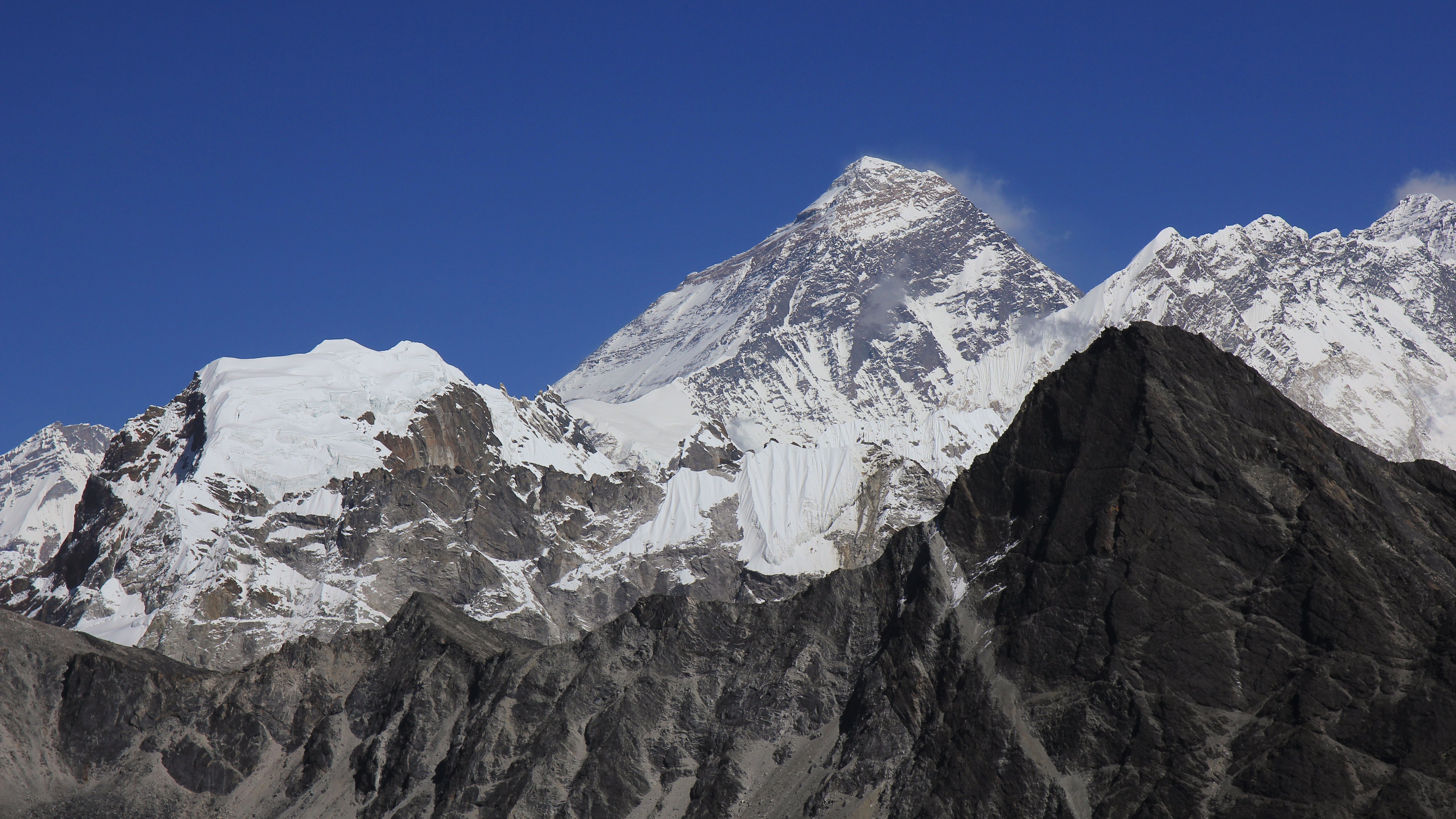 Dat dispărut pe Everest și presupus mort, a fost găsit în viață după șase zile: „Vremea a fost foarte schimbătoare”
