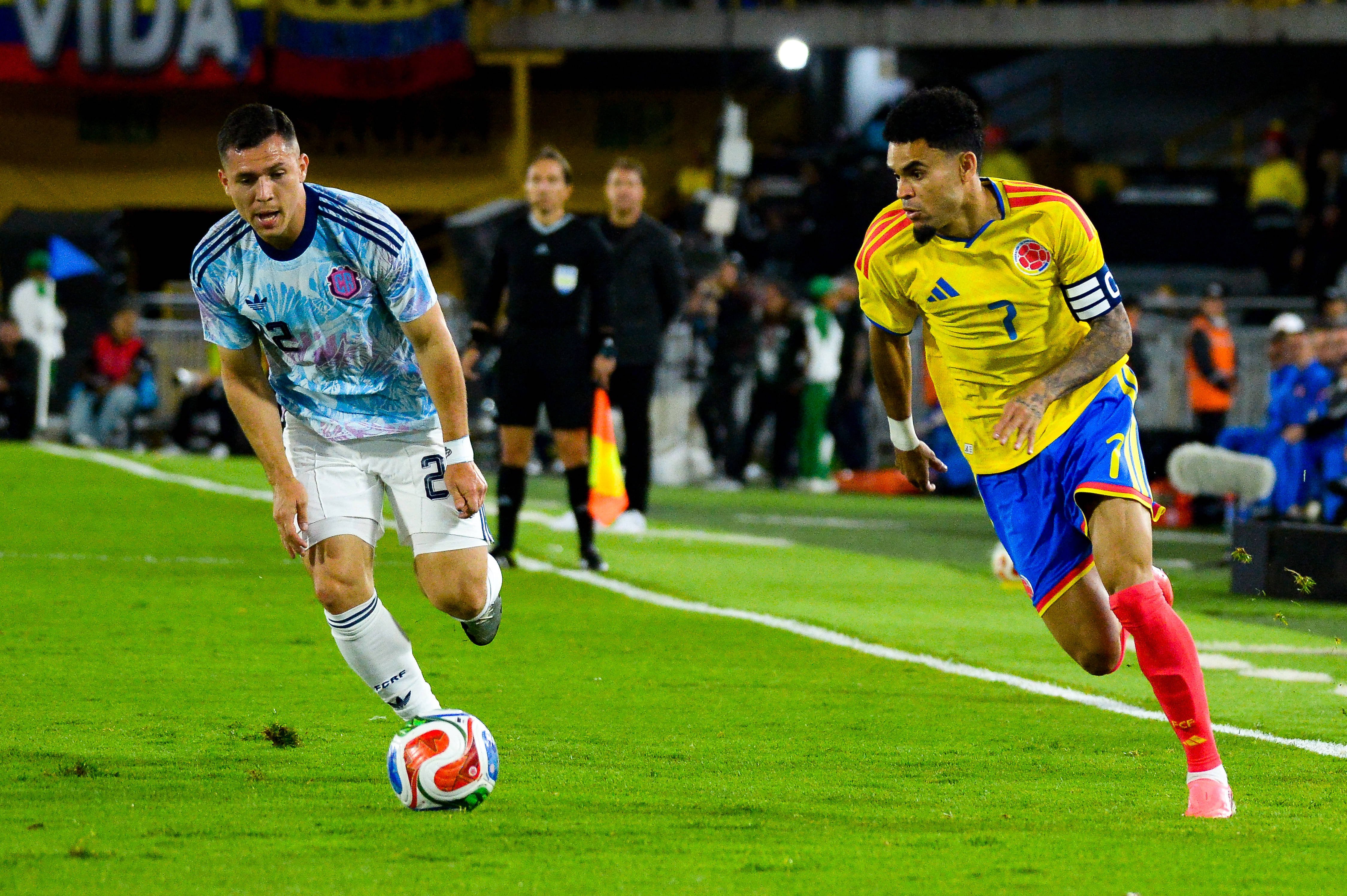 Carlos mora 15