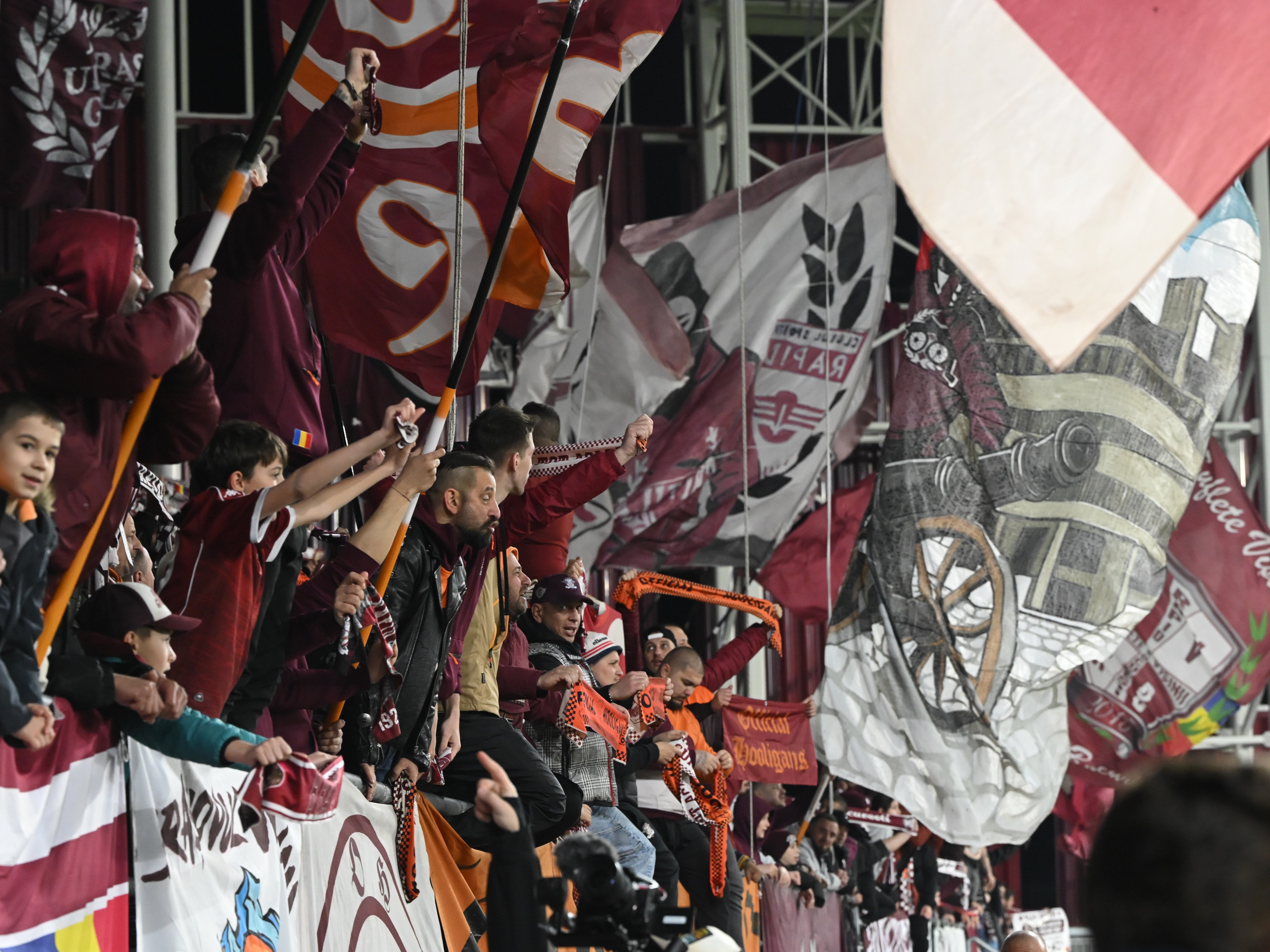 Rapid îl transferă pe fundașul de 400.000 de euro? A fost dorit de FCSB în iarnă