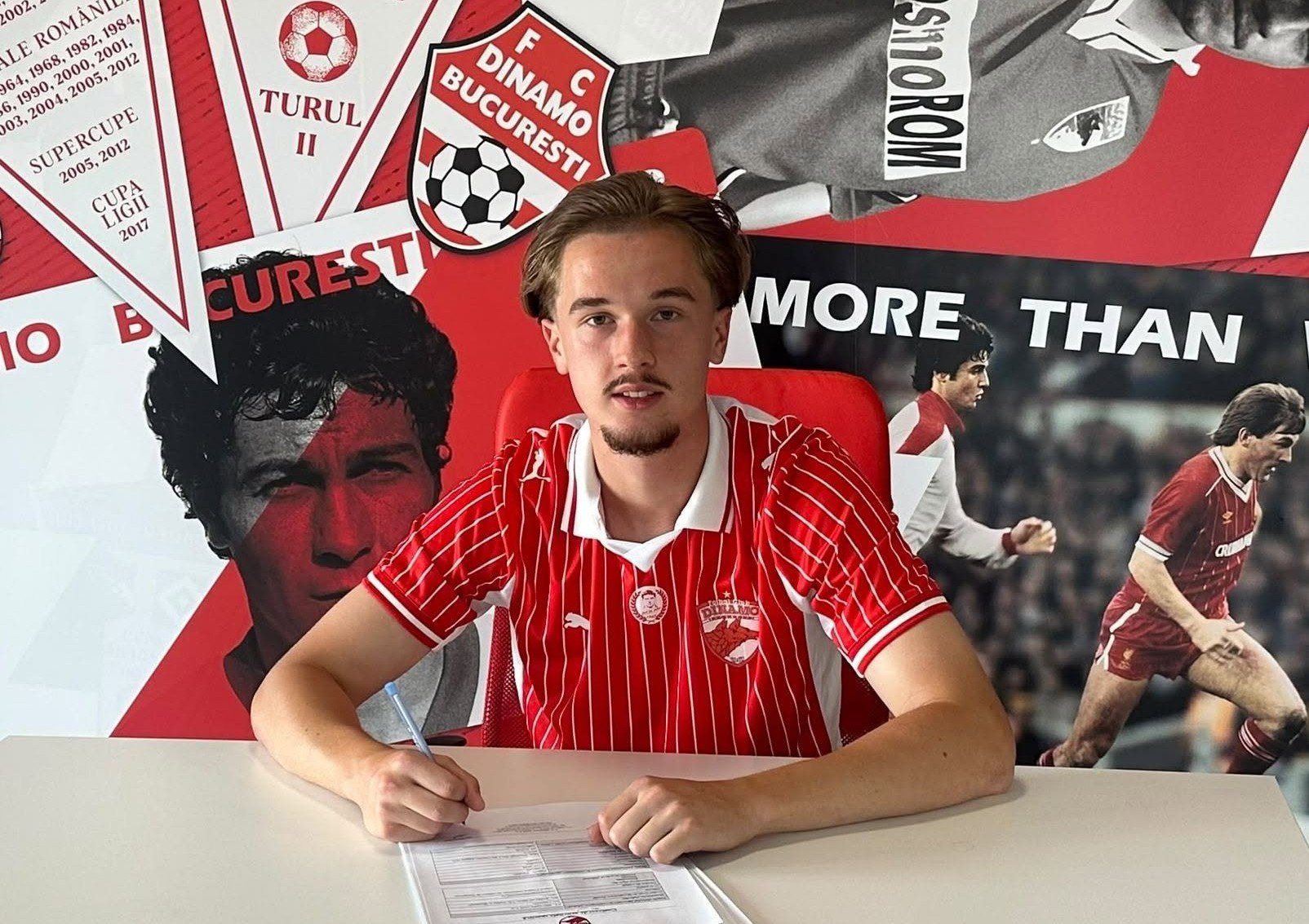 Primul fotbalist care a semnat cu Dinamo după numirea lui Nuno Campos ca antrenor!