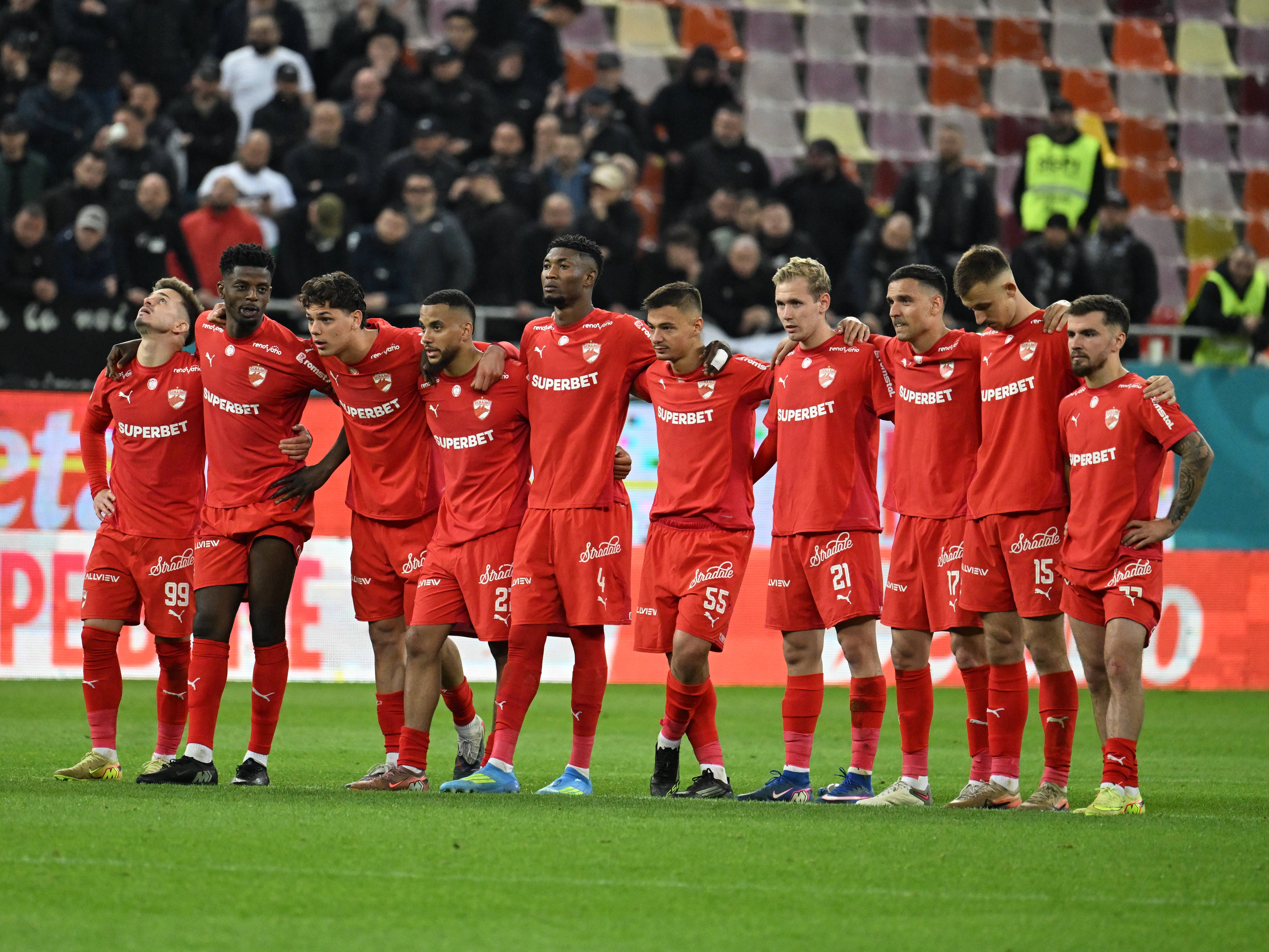 Dinamo a anunțat 5 plecări dintr-un foc! Fotbaliștii care părăsesc ”haita”