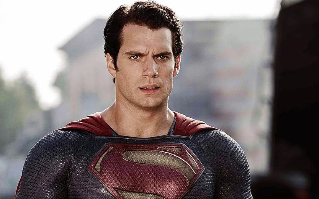În urmă cu 10 ani era considerat bărbatul perfect. Henry Cavill, fostul Superman, ironizat online: „A îmbătrânit ca laptele lăsat la soare!”