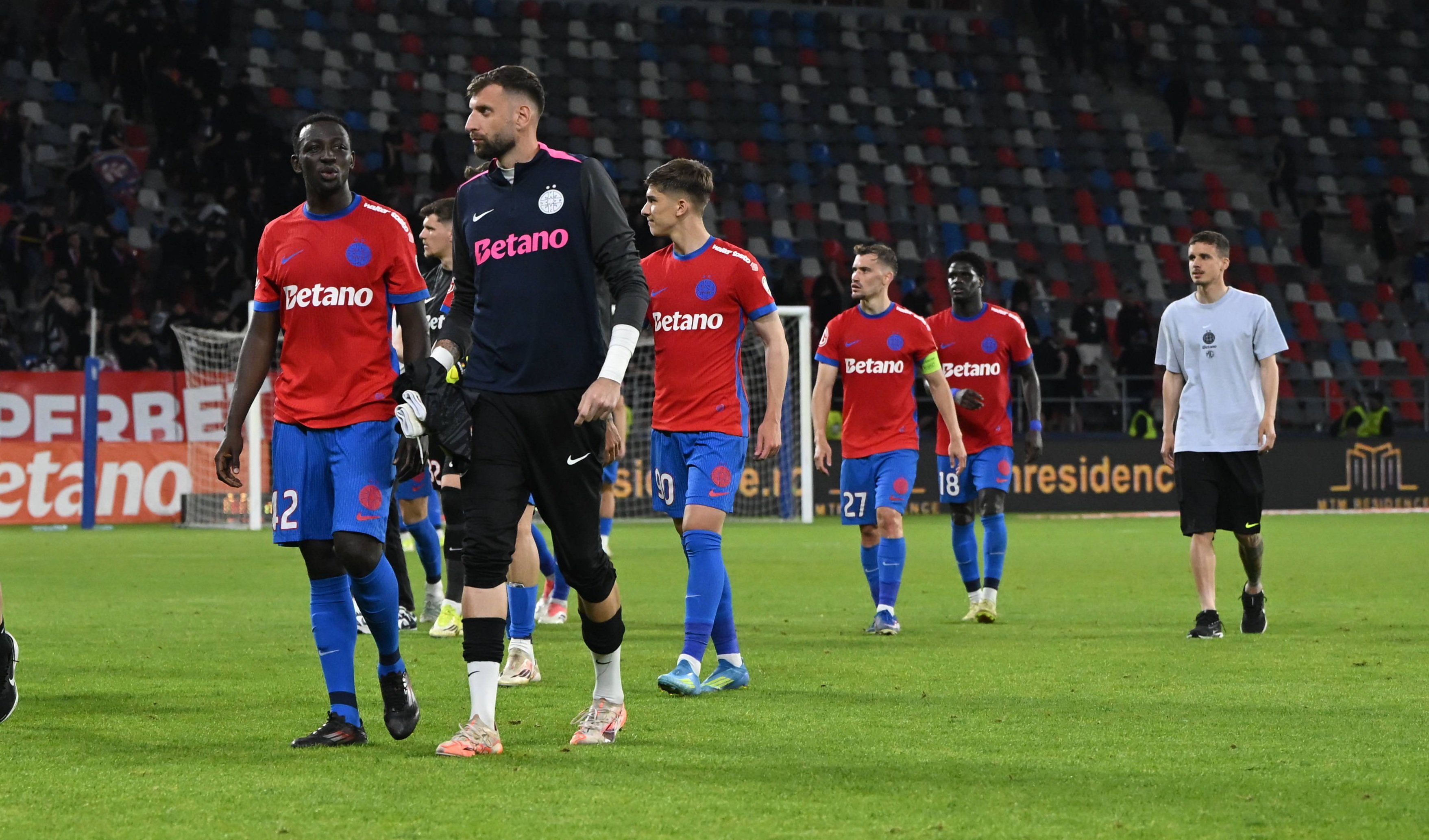 Numele jucătorului de la FCSB a ajuns pe buzele unui șef de stat! Explozie de bucurie când l-a văzut