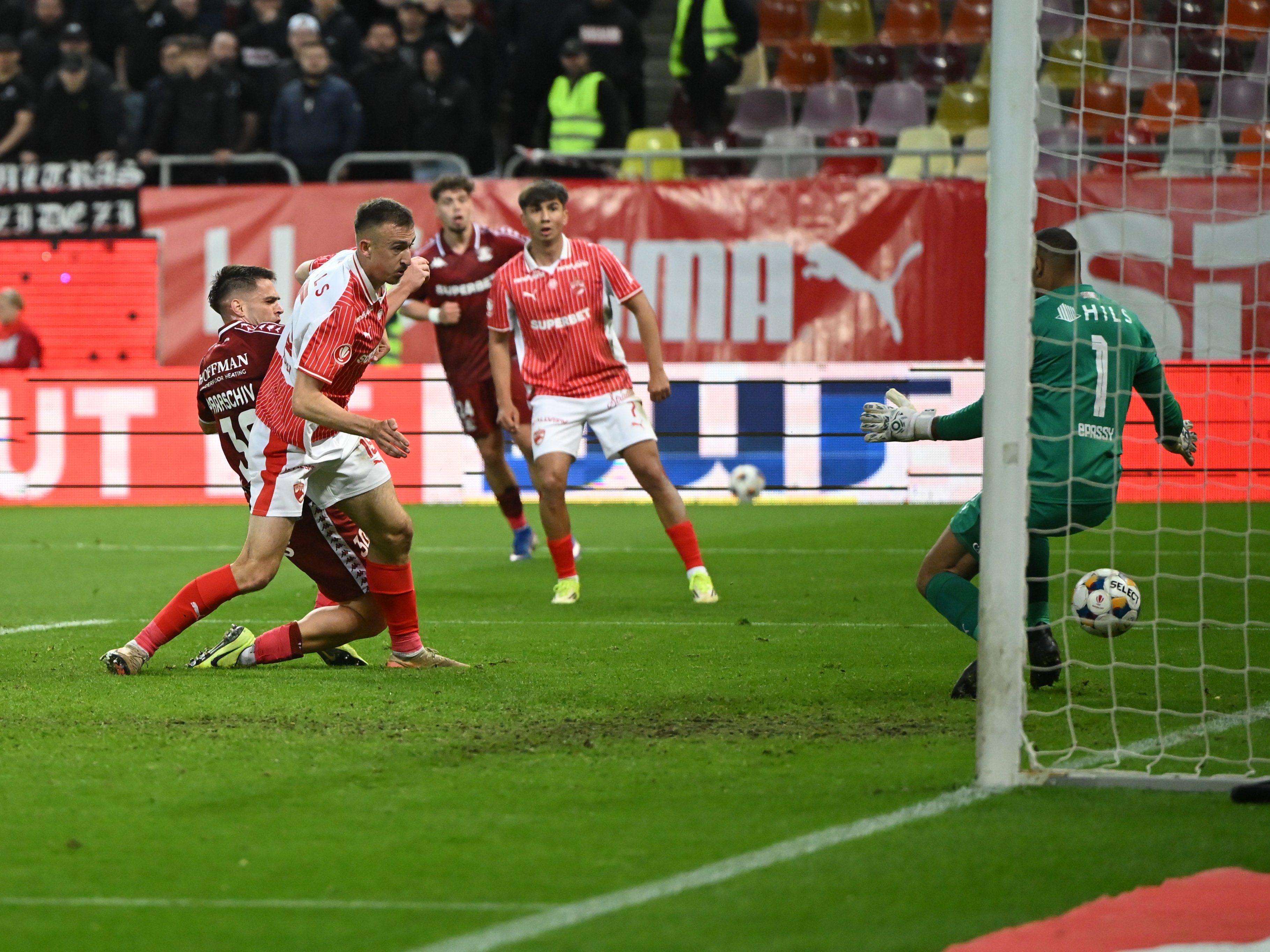Dinamo bucuresti rapid bucuresti play off superliga superbet 26042026 28