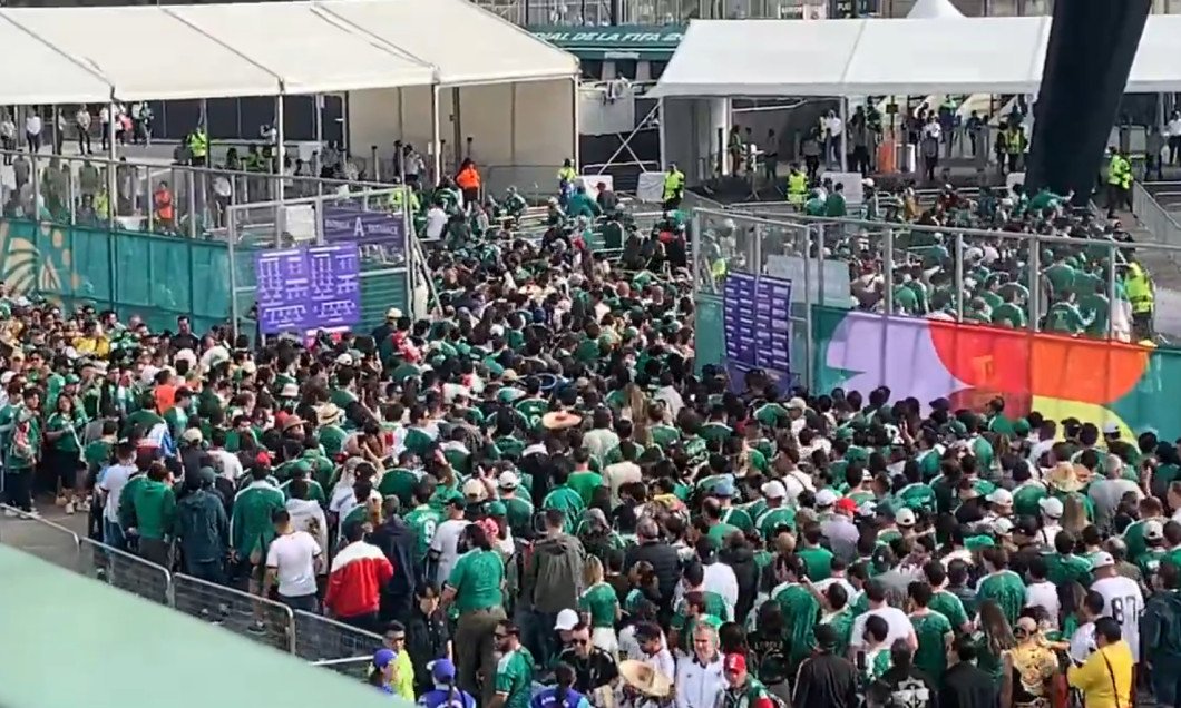 Se anunță atmosferă incendiară la Mexic - Africa de Sud! Zeci de mii de fani se înghesuie pe Estadio Azteca