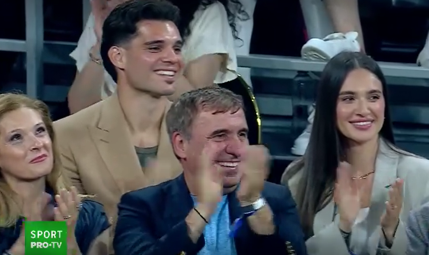 Ianis Hagi și Gheorghe Hagi, distrați pe cinste la meciul de retragere al Simonei Halep
