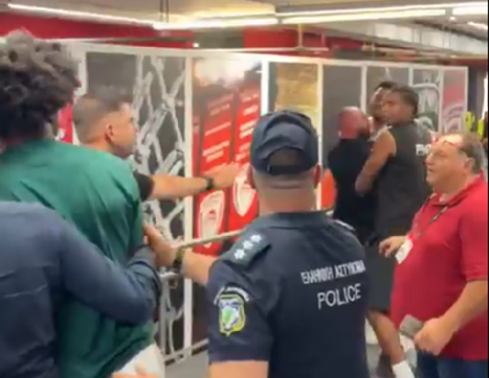 Haos în Grecia după meciul de titlu dintre Olympiakos și Panathinaikos: pumni la vestiare și intervenția poliției