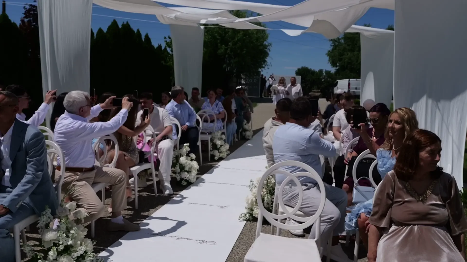 Ștefan Baiaram a semnat cel important contract. Imagini de la cununia civilă