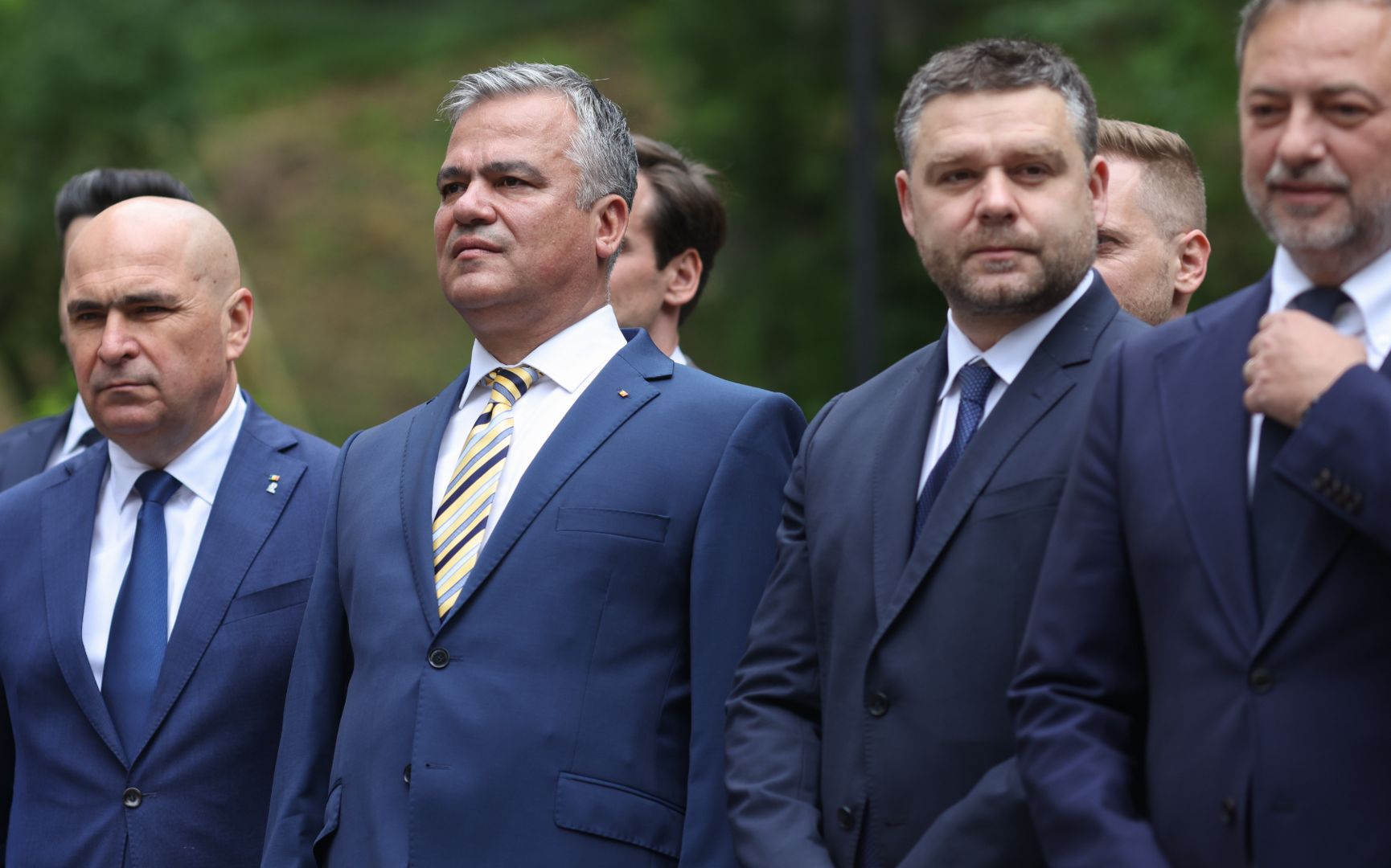 Cine sunt liberalii care sunt în tabăra premierului desemnat Adrian Veștea. Parlamentarii PNL dispuși să îi voteze Cabinetul