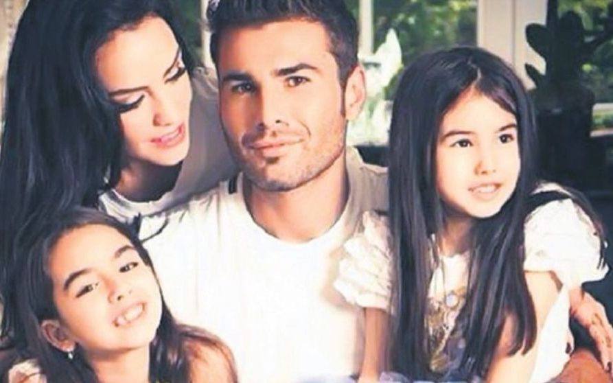 Cum arată fiicele lui Adrian Mutu în 2026. Adriana și Maya, apariție rară alături de tatăl lor. Sandra Mutu și Consuelo Matos au fost împreună la aniversare