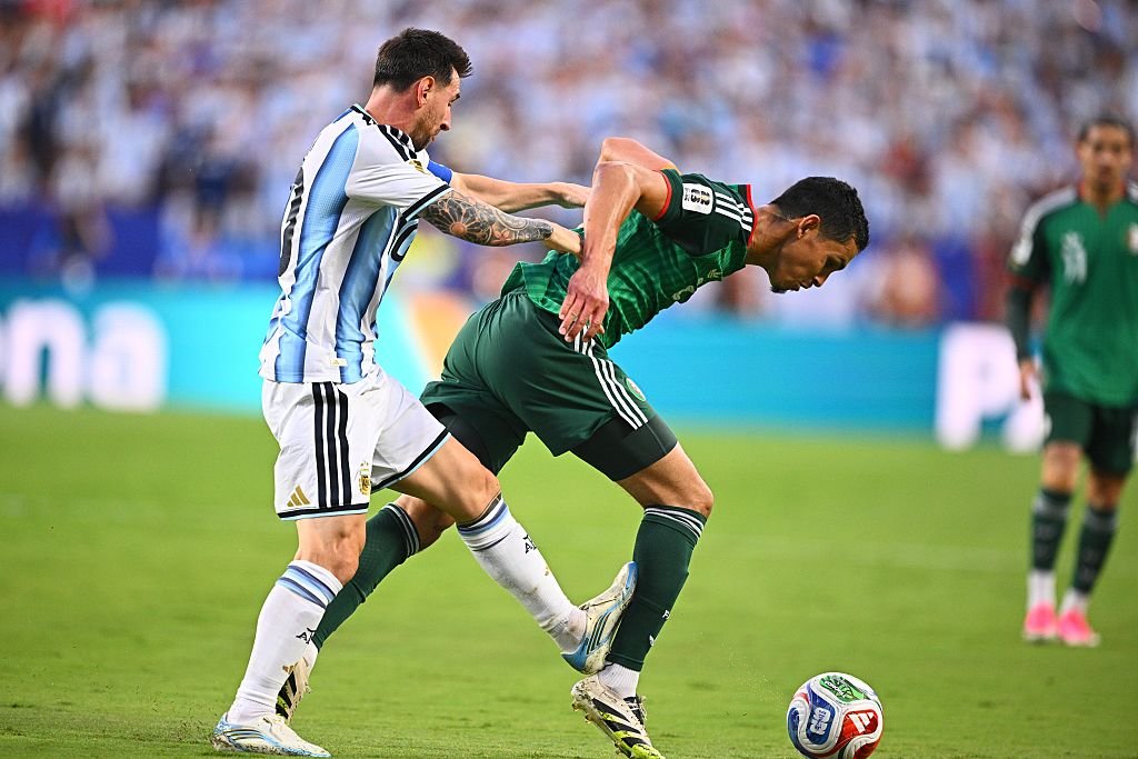 Messi, ce noroc! Cum putea să vadă roșu direct în prima repriză din Argentina - Algeria