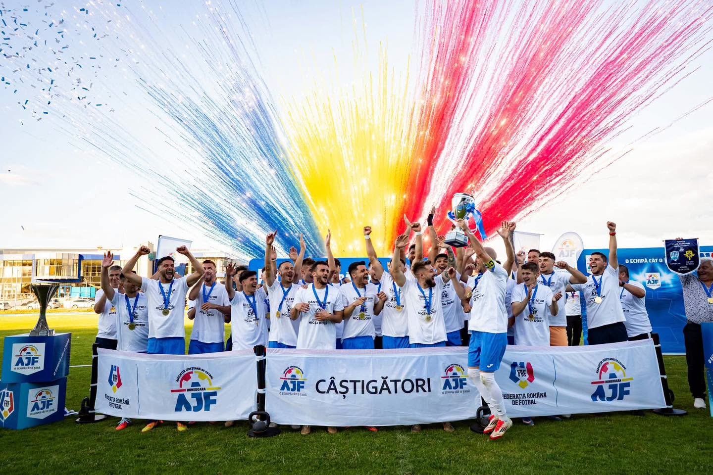 Campioanele din "fotbalul mic" vor în Liga 3. Când au loc barajele pentru promovarea din "județeană"