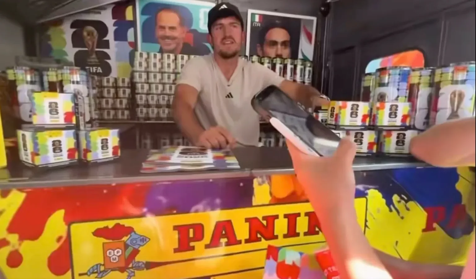 Ce surpriză: unde a fost surprins Harry Maguire, după ce nu a fost luat la Cupa Mondială