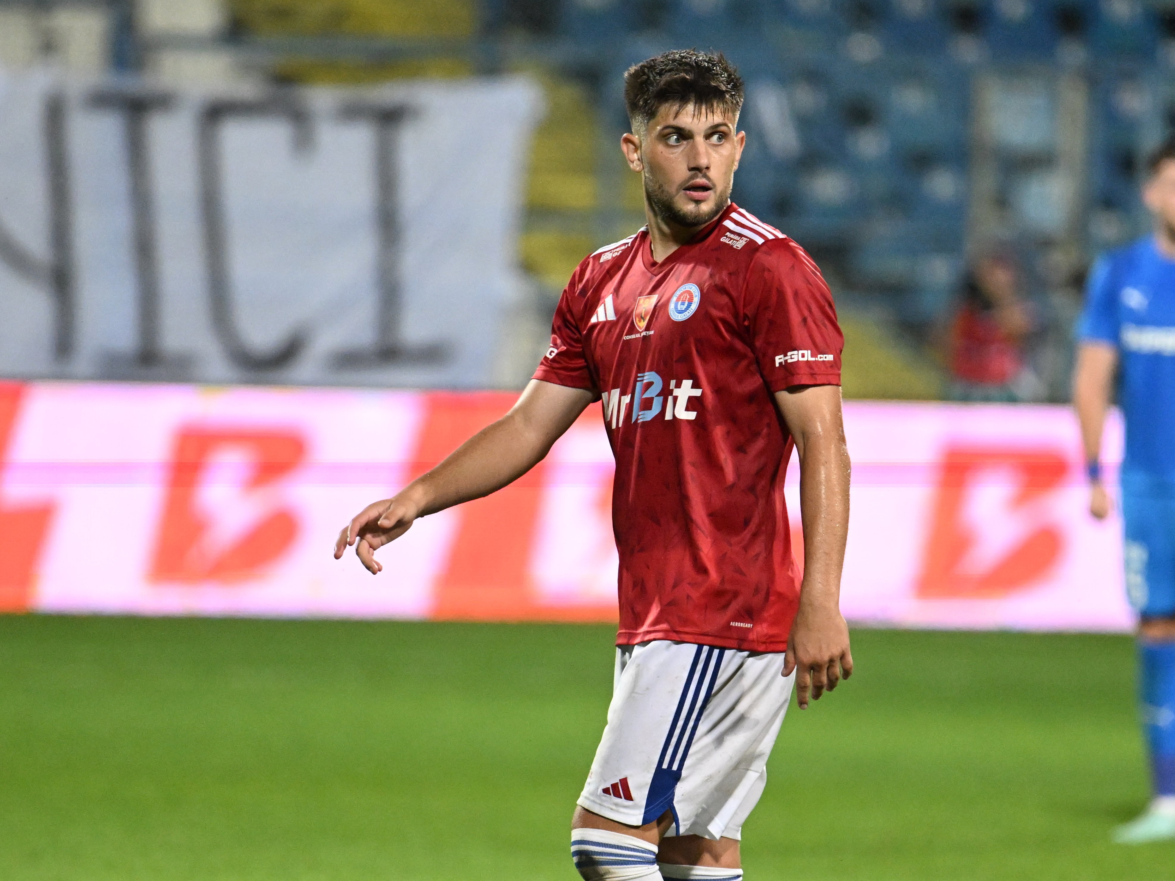 Paul Iacob a semnat: ”Sunt fericit”