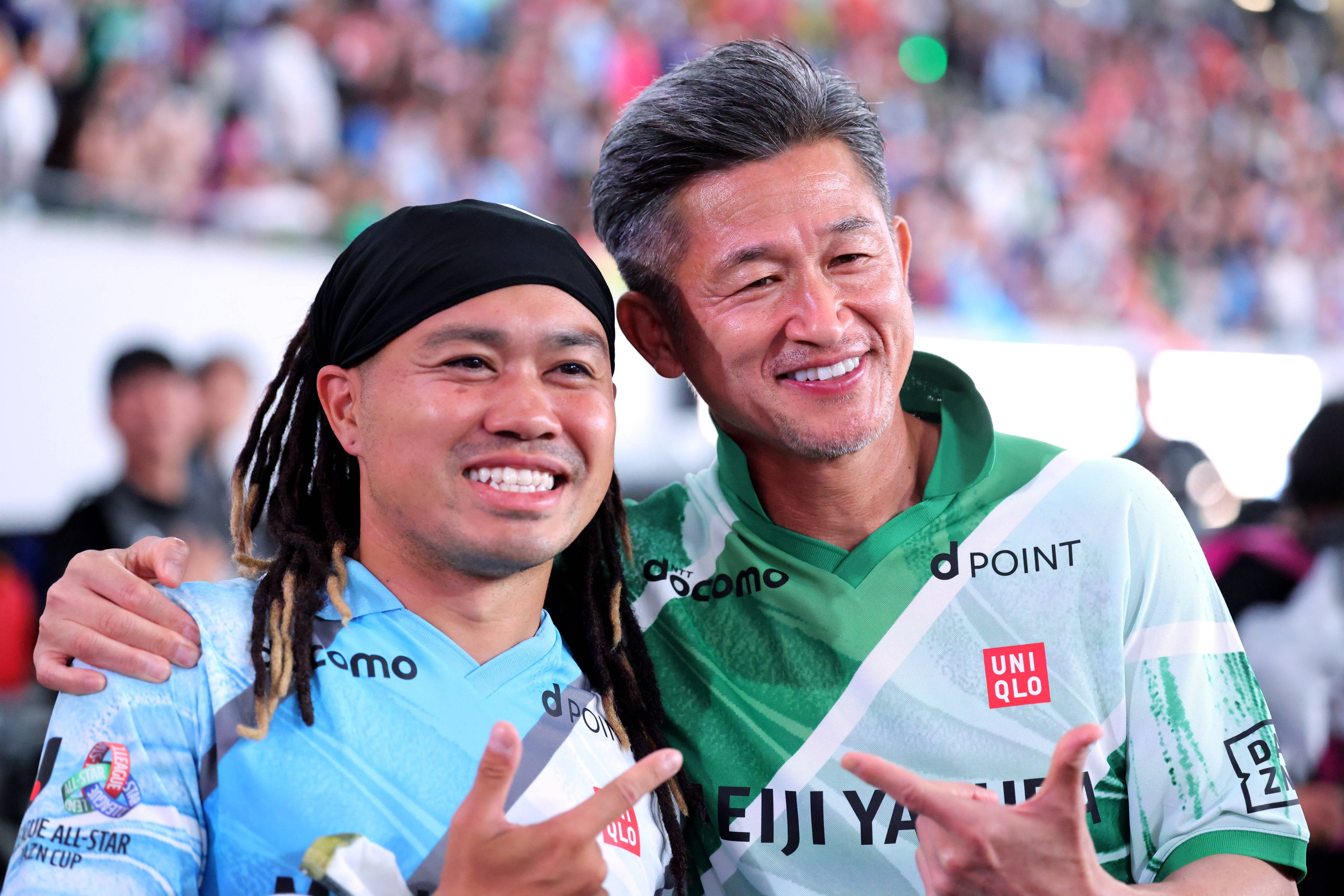 Cum arată cel mai în vârstă fotbalist activ. Are 60 de ani și joacă în Japonia