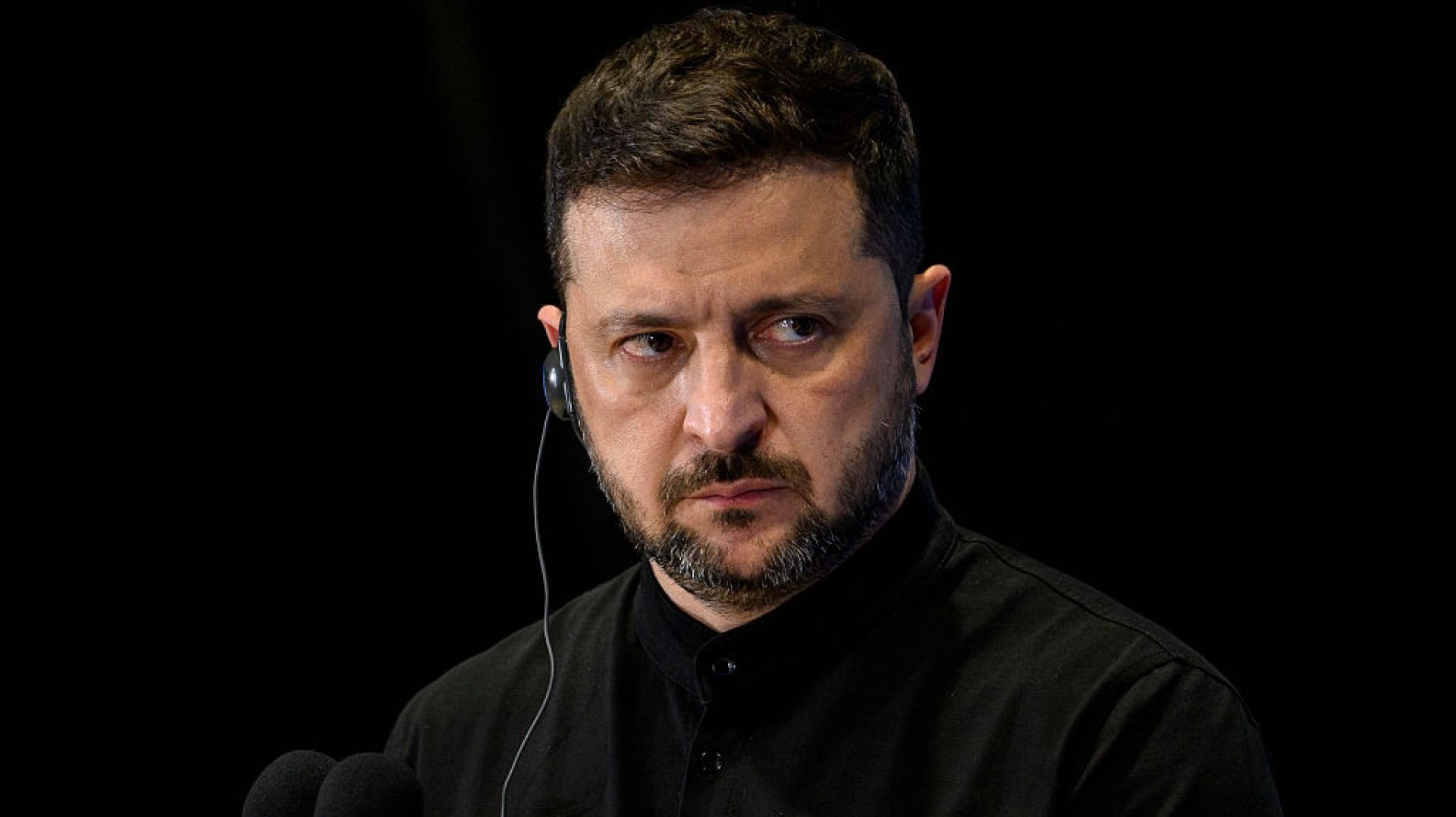 Luptătorul care-l putea face KO pe Volodimir Zelenski se retrage din cursa prezidențială