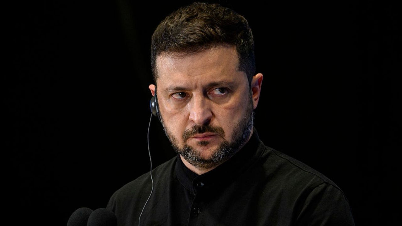 Luptătorul care-l putea face KO pe Volodimir Zelenski se retrage din cursa prezidențială
