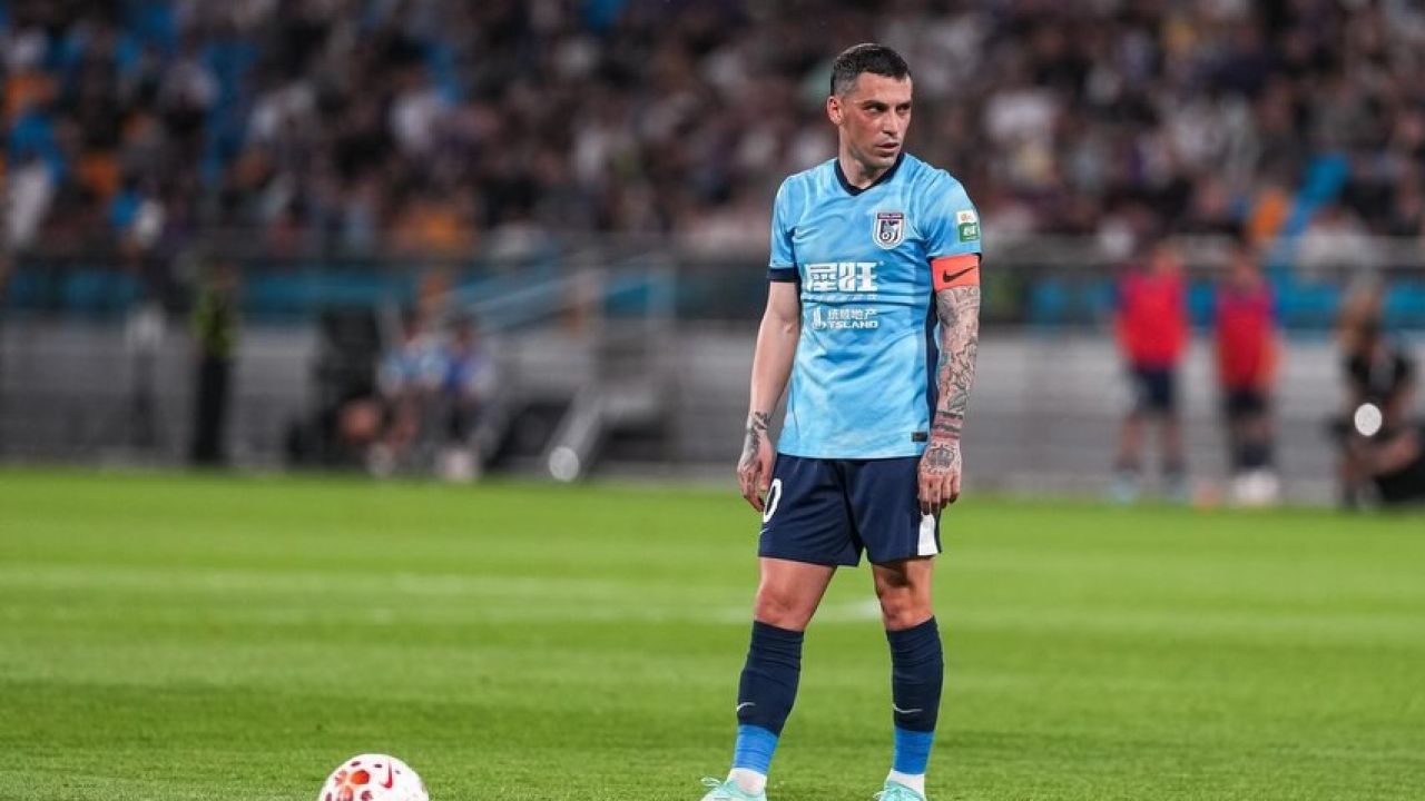 Moment superb în China! Nicolae Stanciu, gest de mare romantism cu soția sa după ce a marcat un nou gol