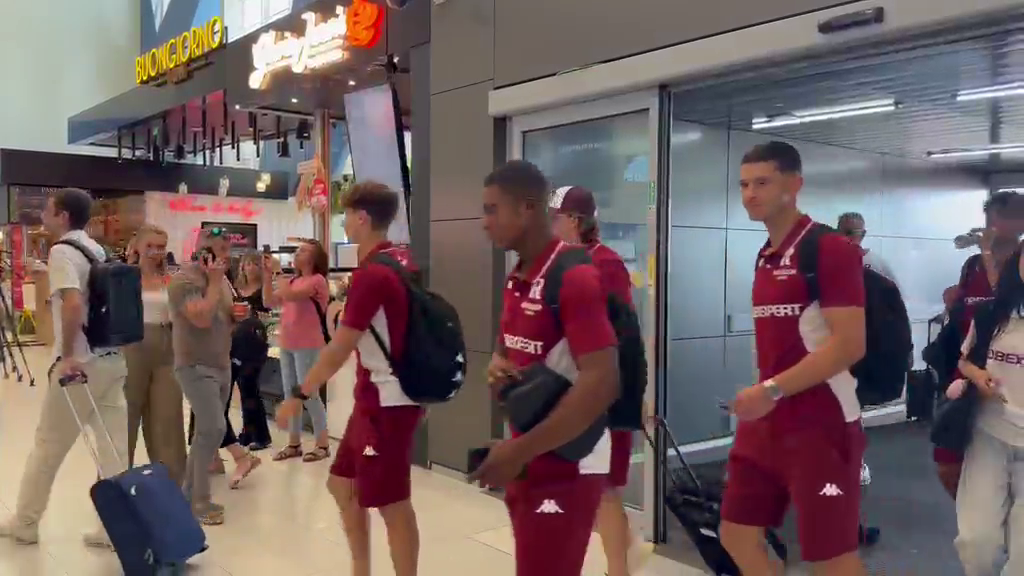 A sosit la fix! Noul atacant de la Rapid, prezentat chiar înaintea decolării spre Austria