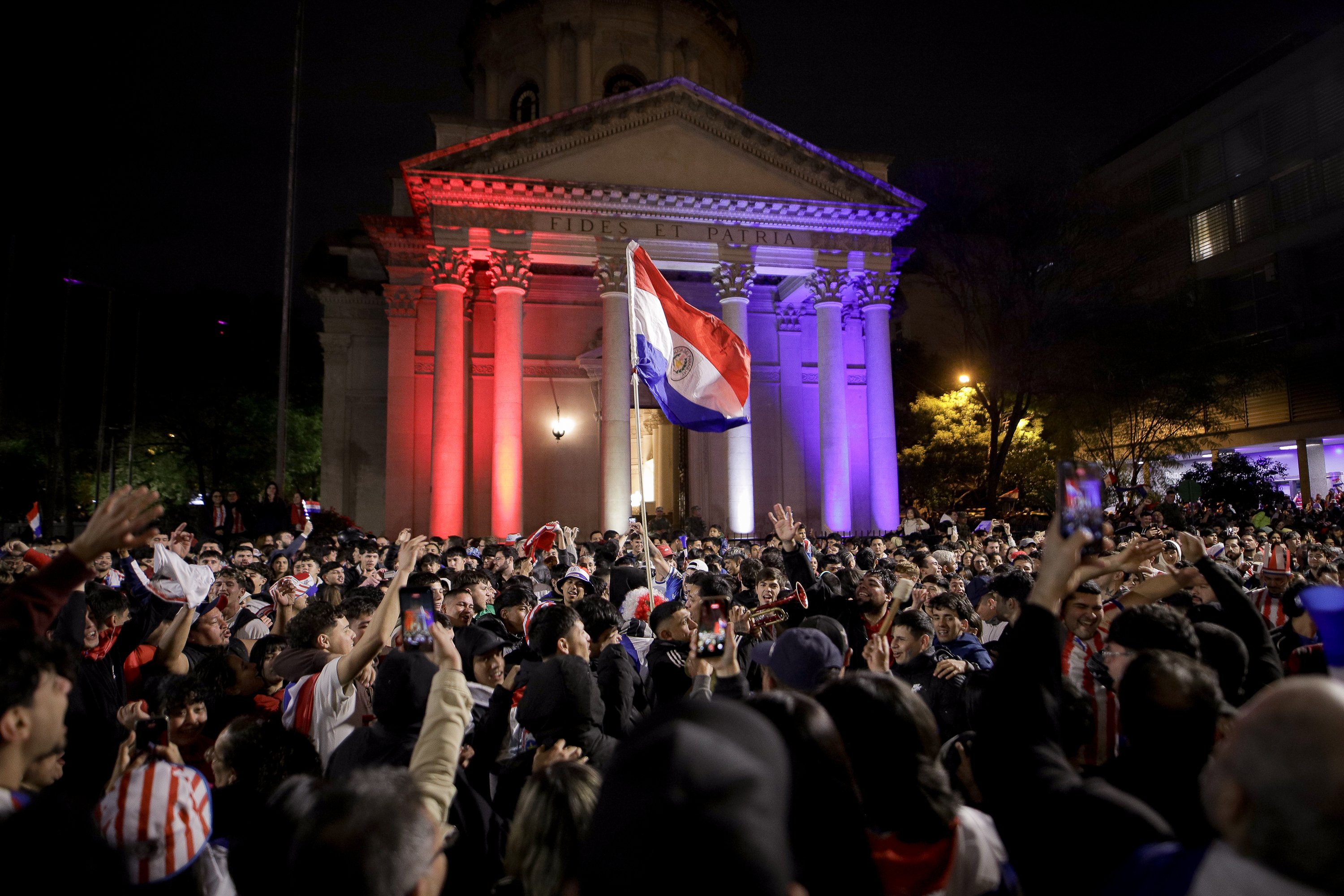 Președintele a decretat o zi liberă după marea surpriză de la Cupa Mondială! Imagini fabuloase de pe străzi