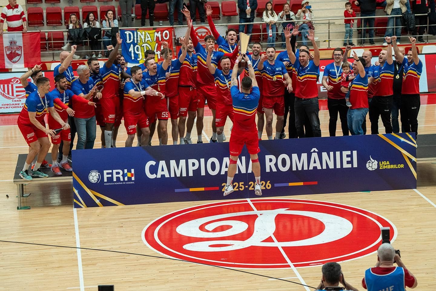 Fanii lui Dinamo râd de Steaua: ”Nu au mai jucat în cupele europene de pe vremea lui Ștefan cel Mare”