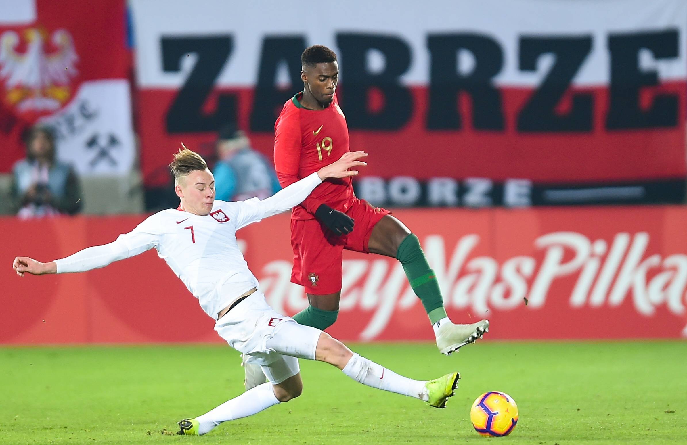 Campioana Universitatea Craiova a făcut două transferuri tari astăzi! Ultimul venit e fotbalist de națională de Mondial