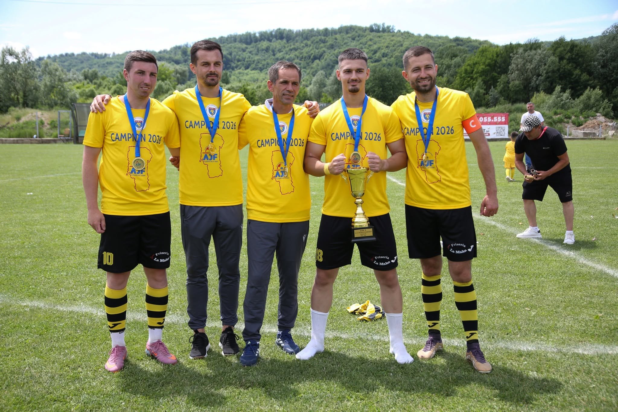 Petrolul hartiesti 10