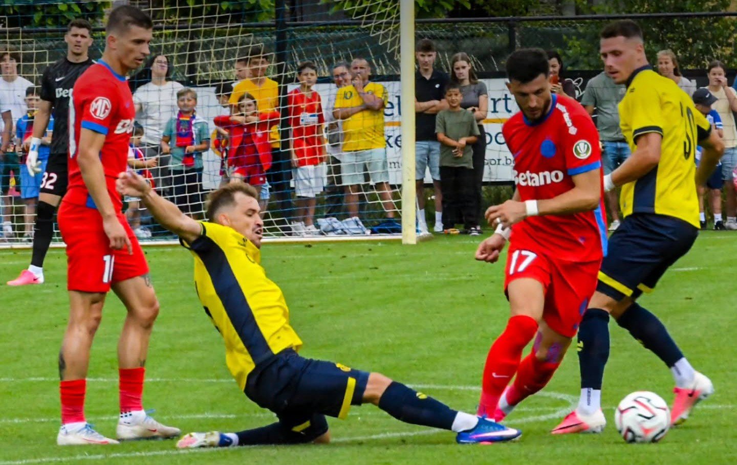 Reacția FCSB după ce a fost umilită de echipa lui Darius Olaru