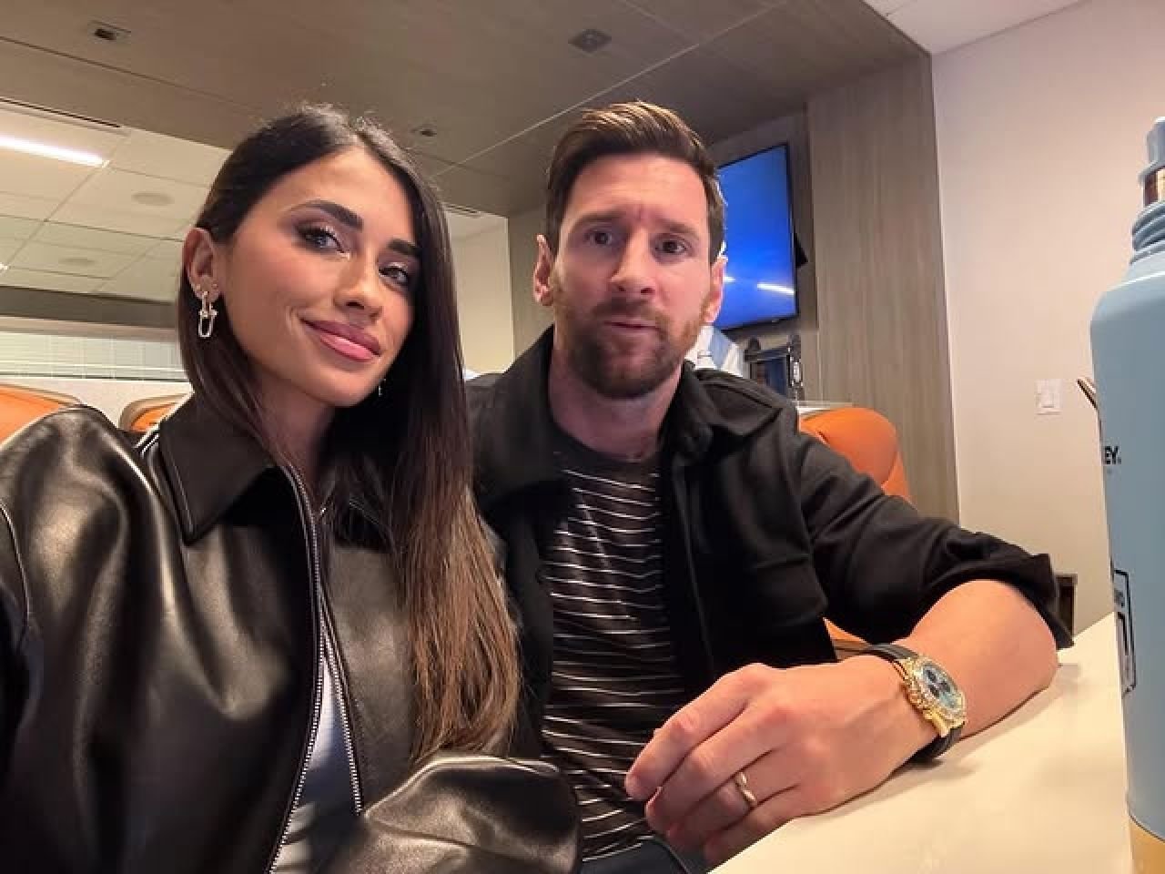 Antonela Roccuzzo a pus mâna pe telefon și i-a trimis un mesaj jurnalistei acuzate că ar fi amanta lui Messi
