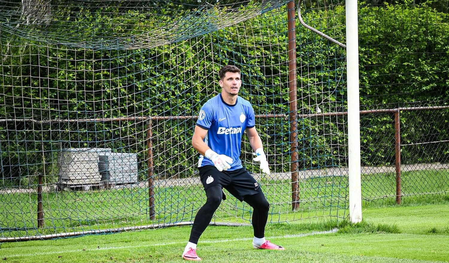 ”Trebuie să trecem de trei tururi în Europa ca să salvăm sezonul dezastruos”. FCSB, în corzi