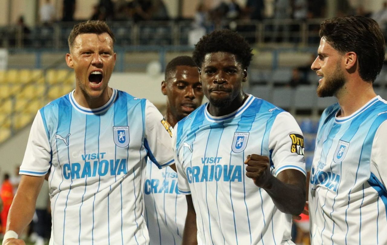 Jucători Universitatea Craiova sărbătorind goluri pe teren în meciul tur preliminar Liga Campionilor cu ML Vitebsk, rezultate meciuri preliminare | sursa foto: Sport.ro Jucători Universitatea Craiova sărbătorind goluri pe teren în meciul tur preliminar Liga Campionilor cu ML Vitebsk, rezultate meciuri preliminare | sursa foto: Sport.ro