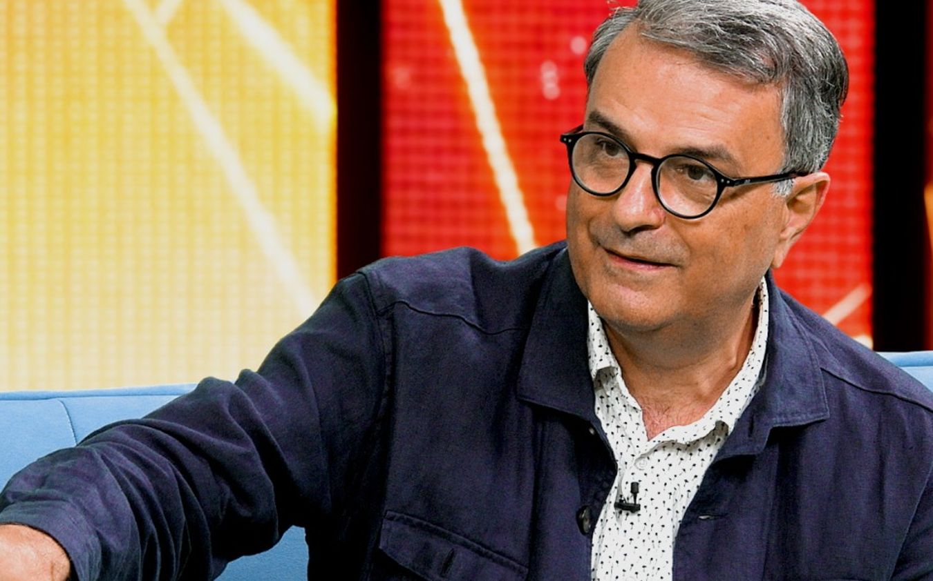 Lucian Mîndruță: ”Când am rămas fără job, am dat accept la 2500 de doamne și domnișoare care-și doreau să fie prietene cu prezentatorul de la știri”