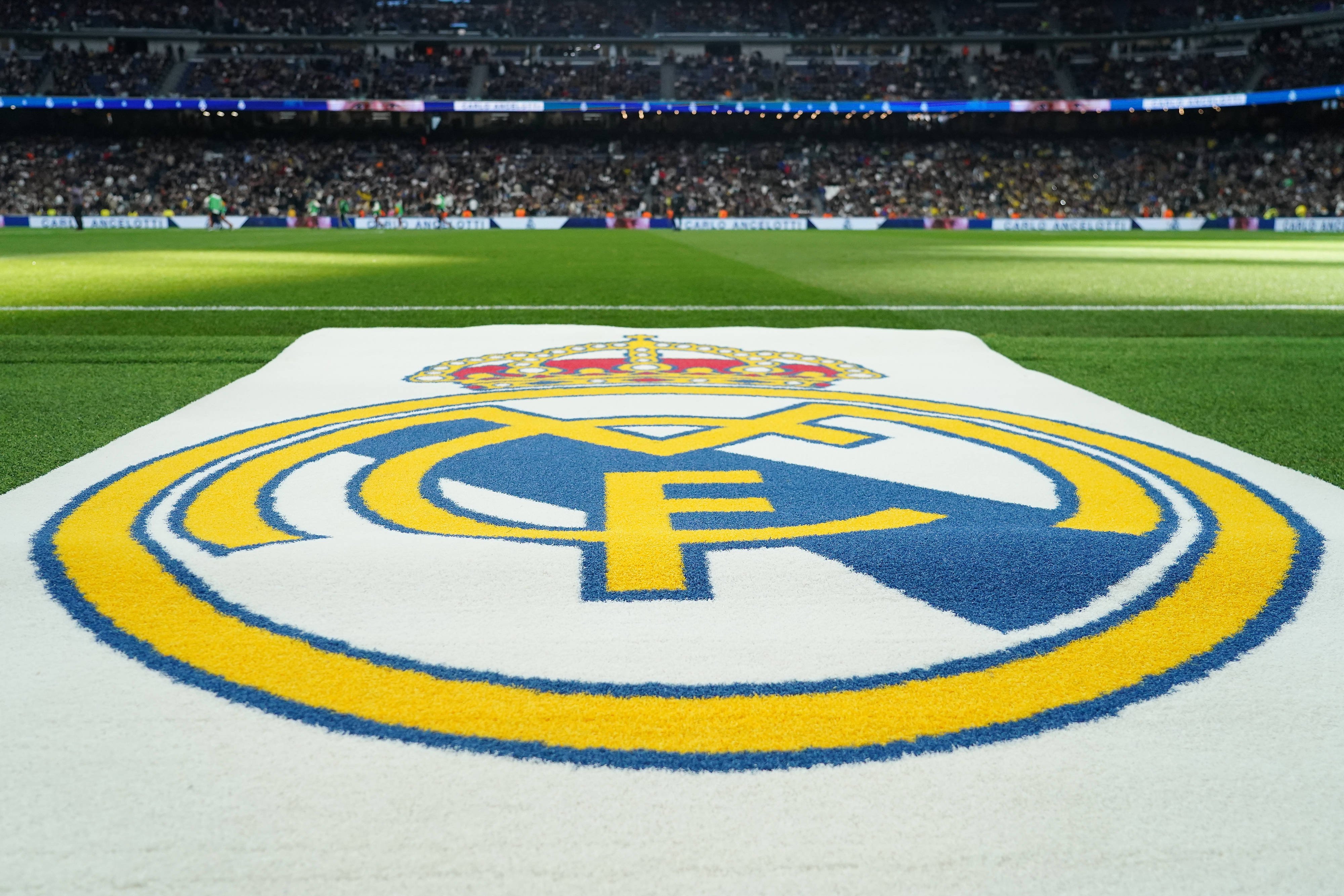 Ce meci! Un fotbalist român o va înfrunta pe Real Madrid într-un amical de gală