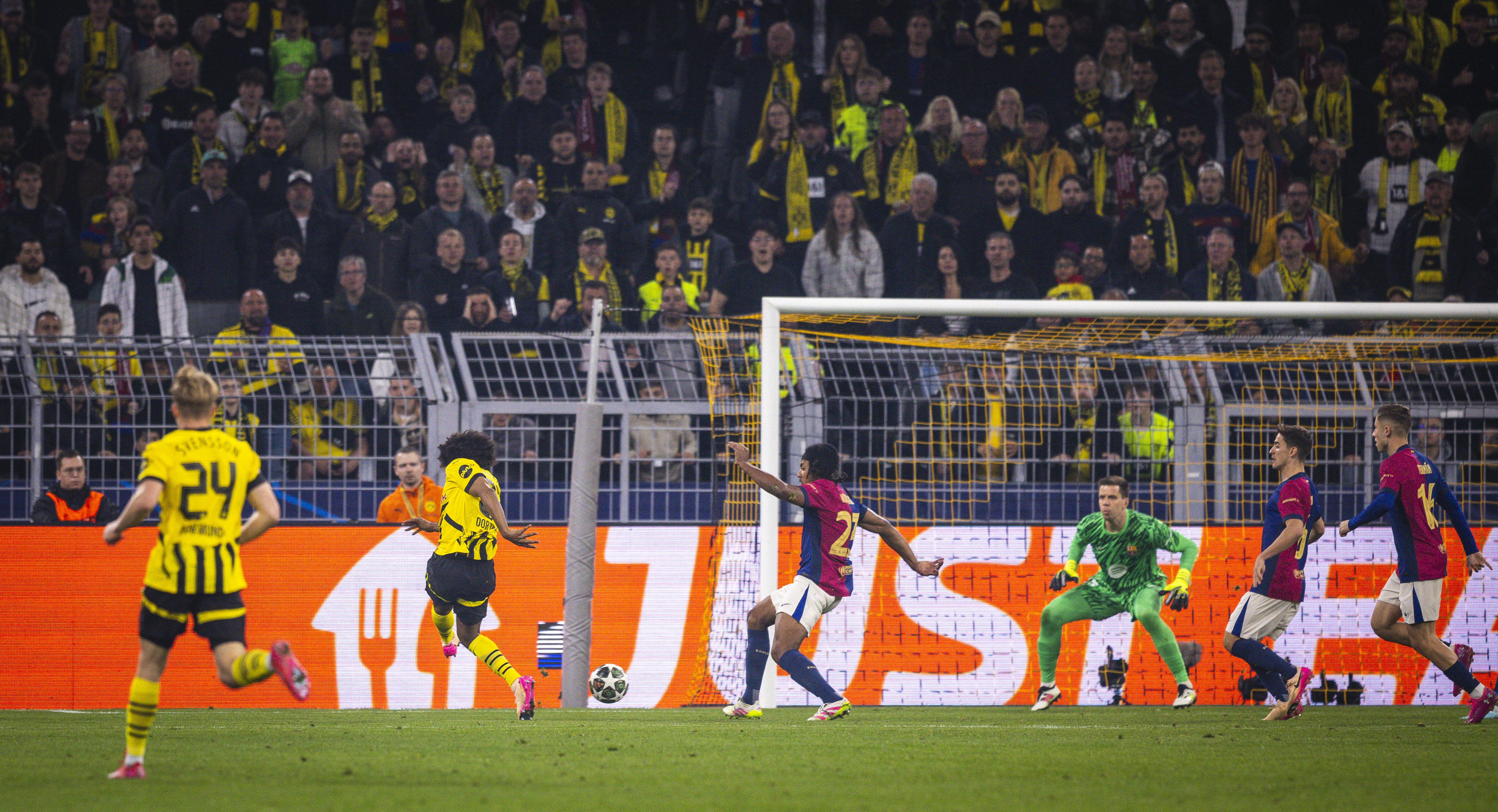 E gata! Fotbalistul cu origini românești semnează cu Barcelona