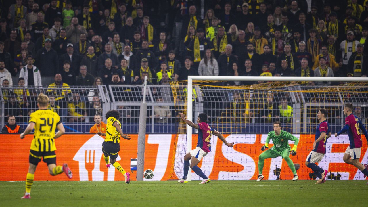 E gata! Fotbalistul cu origini românești semnează cu Barcelona